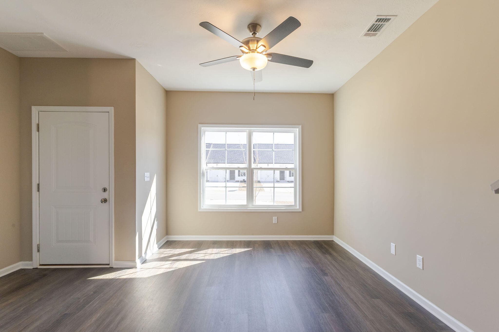 Townhouse at 353 Bordeaux Drive, Thomson, GA 30824, photo 6 of 25