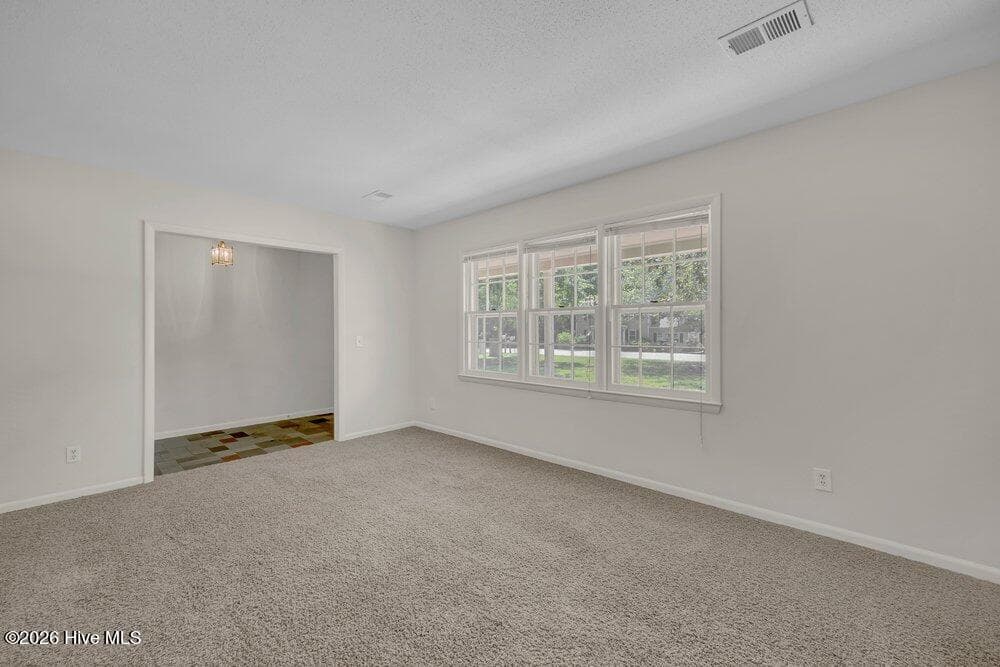 Single Family Residence at 618 Kelly Road, Wilmington, NC 28409, photo 14 of 27