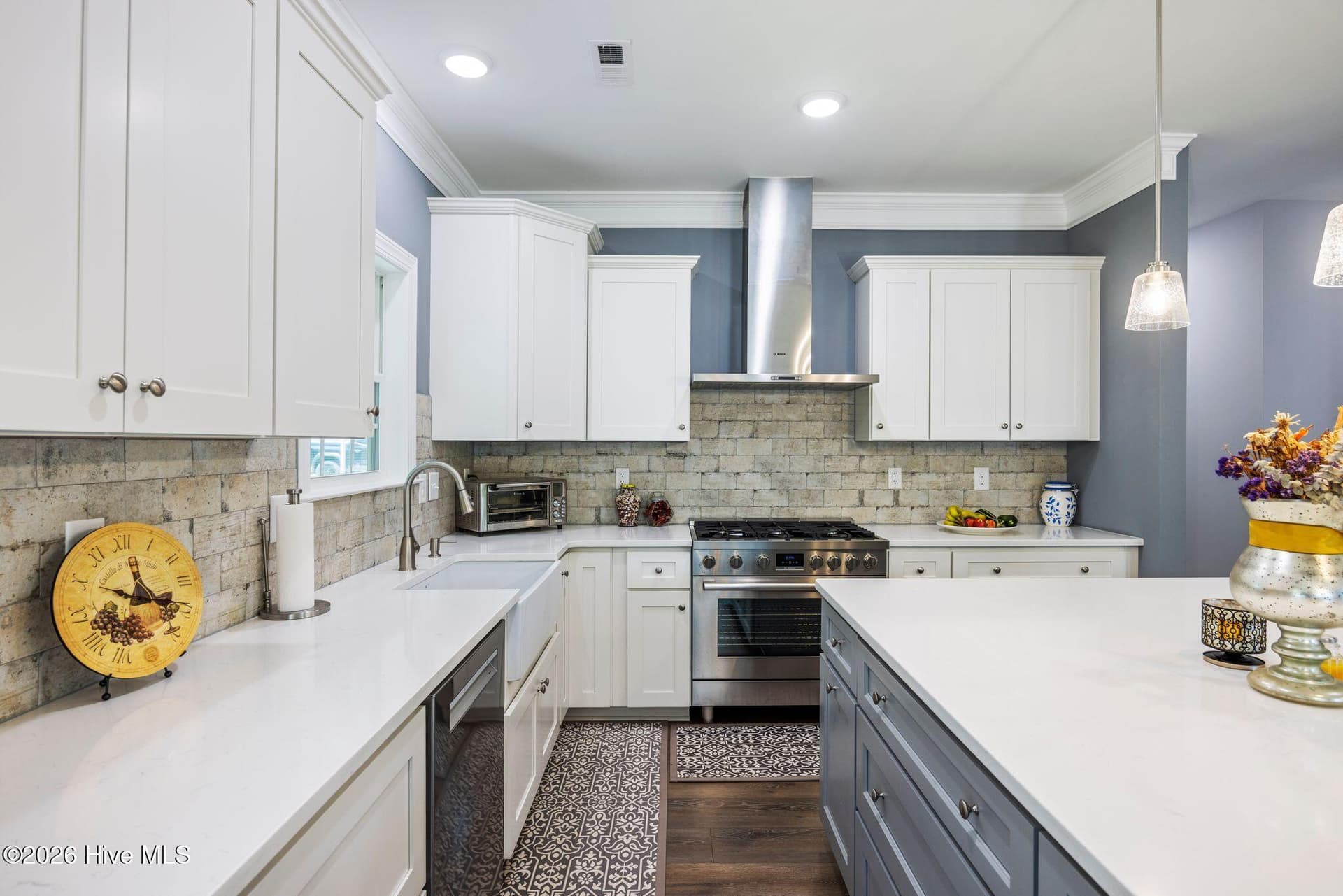 Kitchen w/quartz countertops - 7165 Old Stump Drive SE, Leland, NC 28451