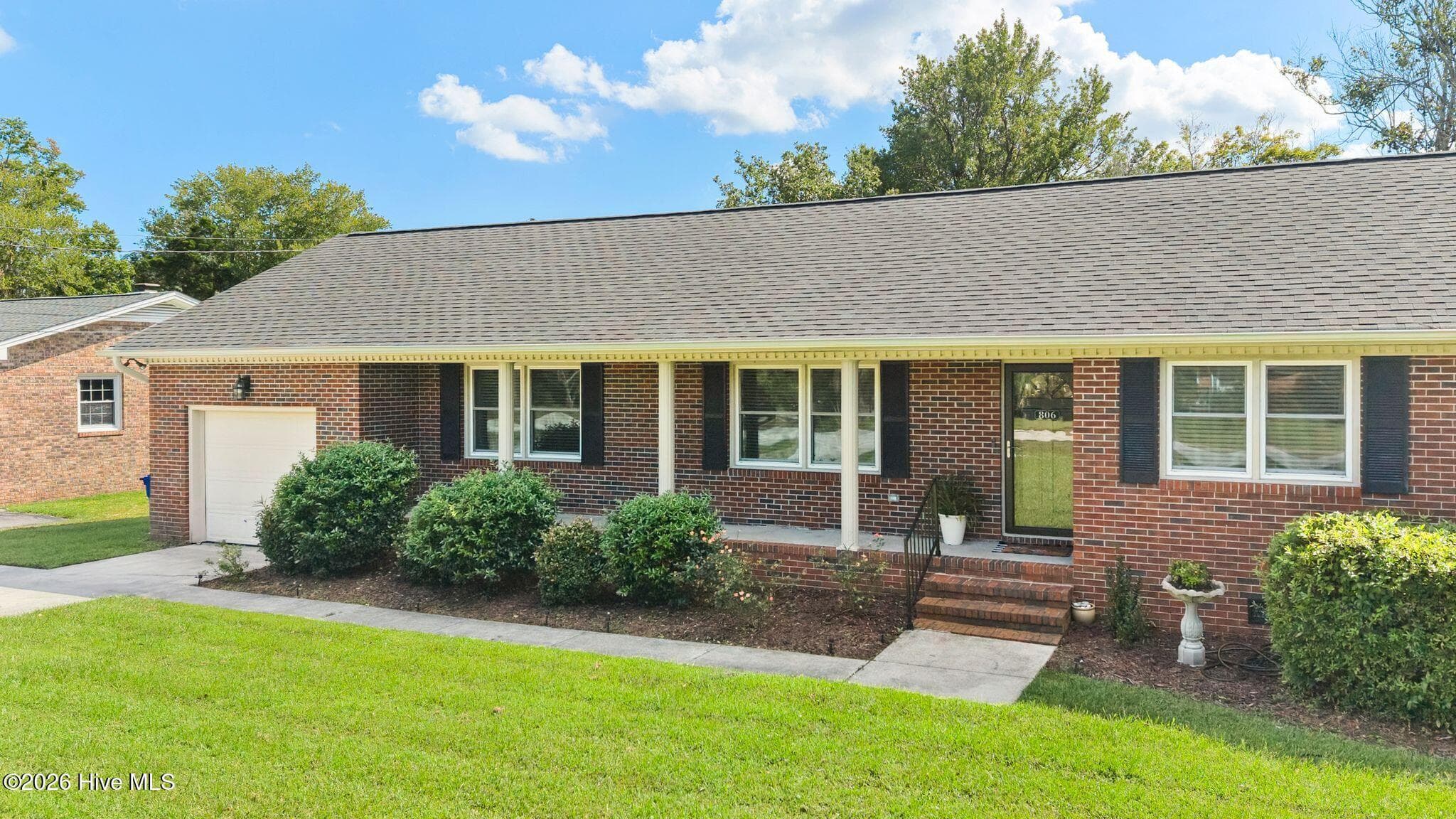 Single Family Residence at 806 Bragg Drive, Wilmington, NC 28409, photo 4 of 57