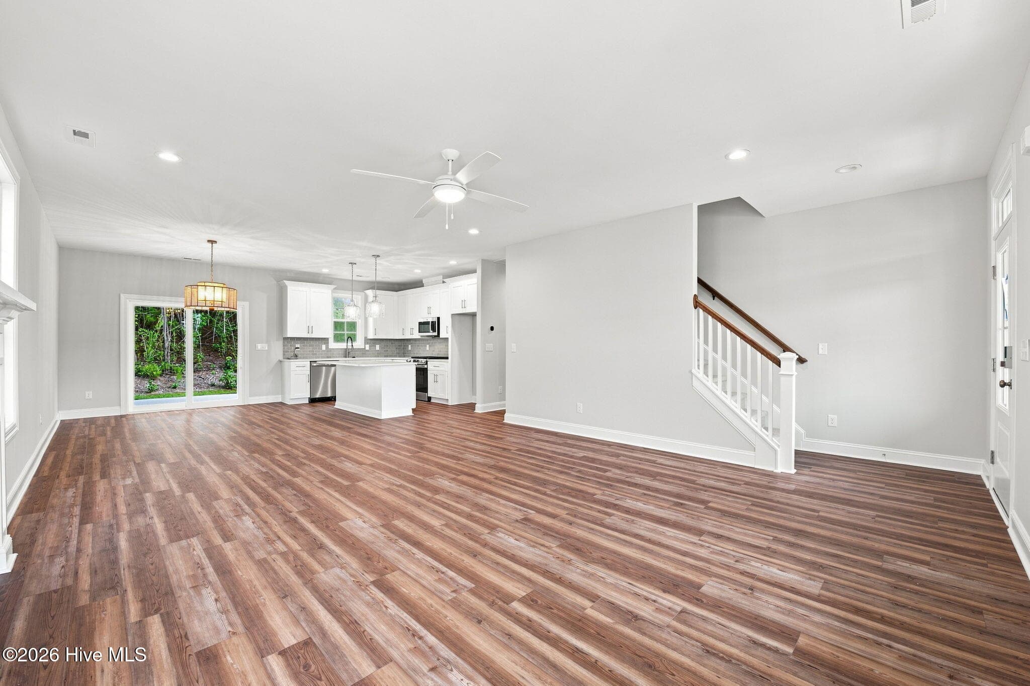Single Family Residence at 2010 Brighton Drive, New Bern, NC 28562, photo 11 of 29