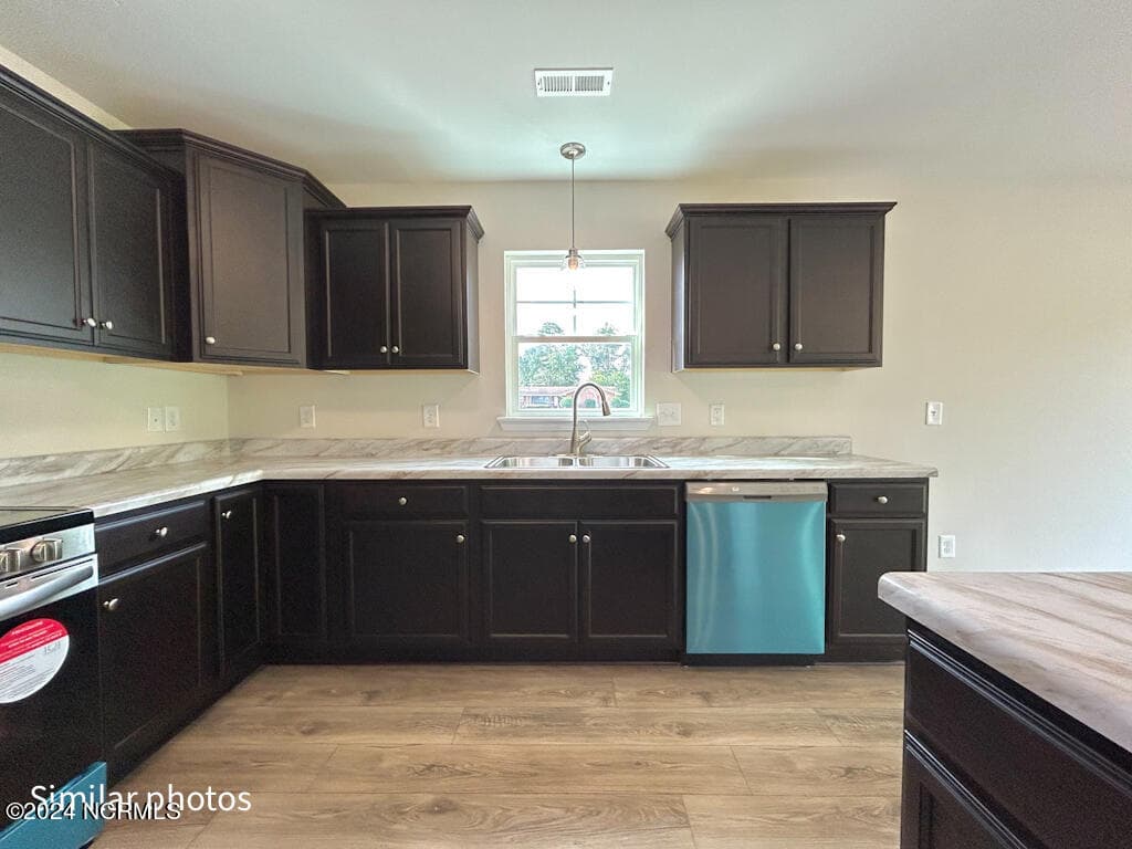 Single Family Residence at 811 N Sandy Shore Court, Holly Ridge, NC 28445, photo 20 of 52