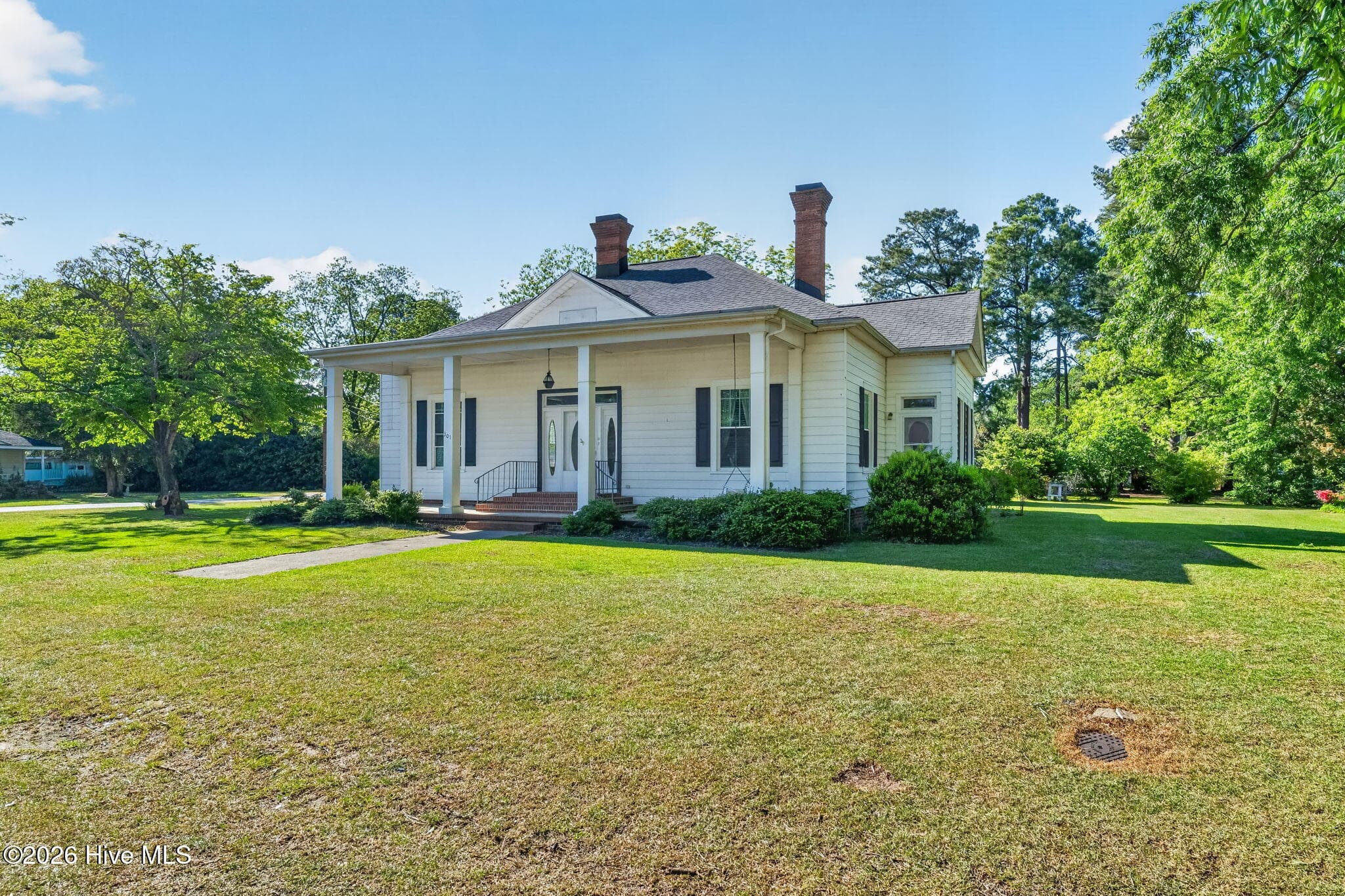 301 E Stanley Street, Four Oaks, NC 27524