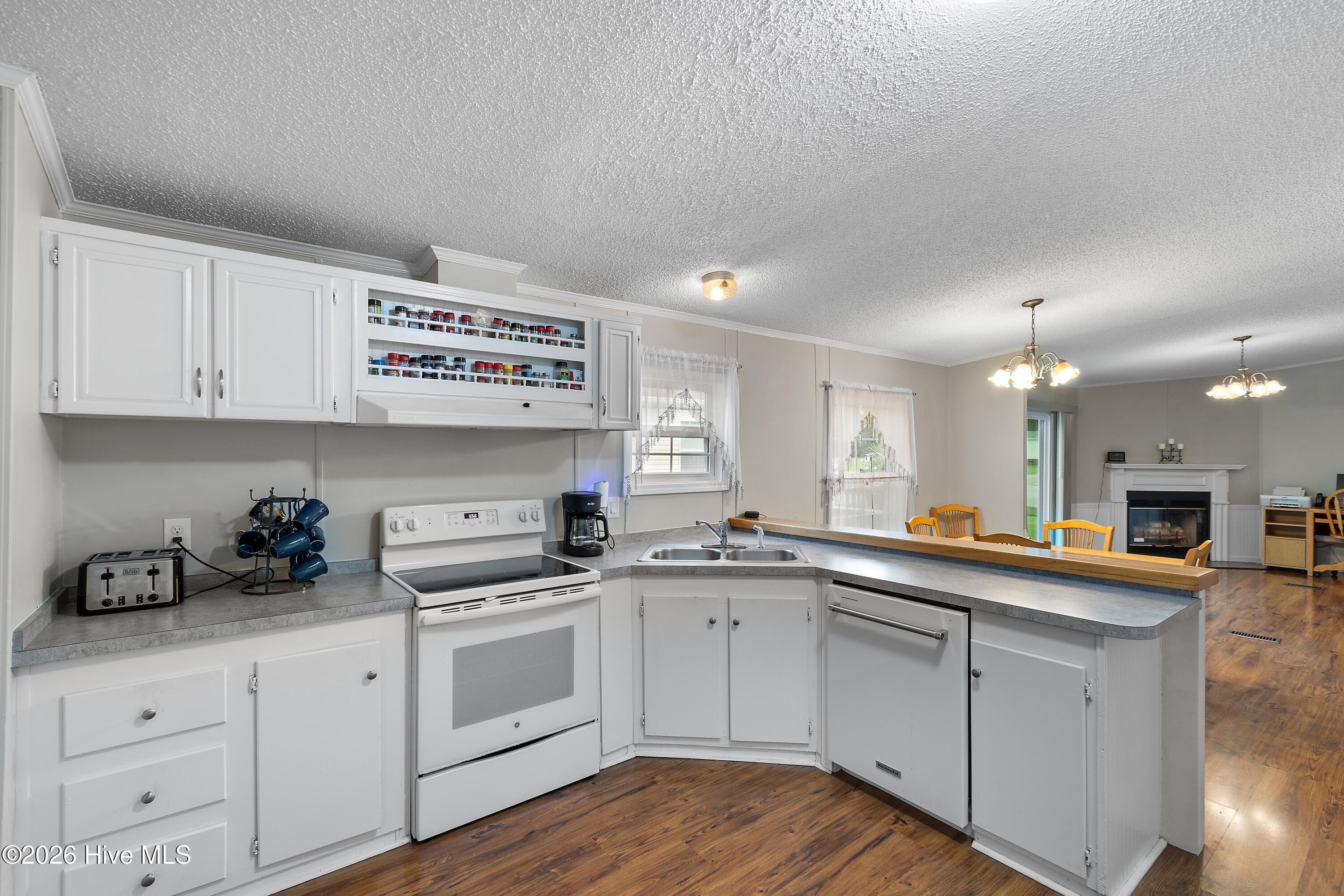 Manufactured Home at 1109 Nautical Lane SW, Calabash, NC 28467, photo 10 of 34