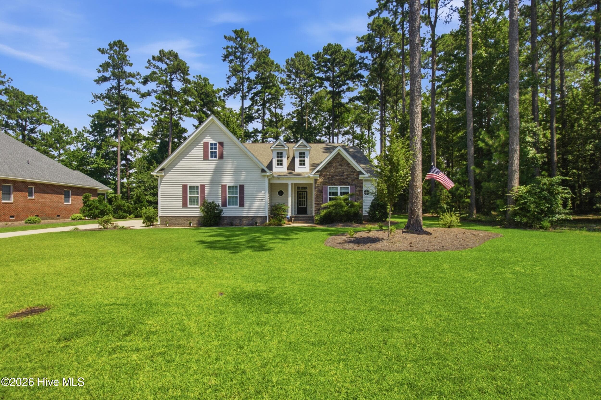 Single Family Residence at 3709 Viridian Trace, New Bern, NC 28562, photo 2 of 50