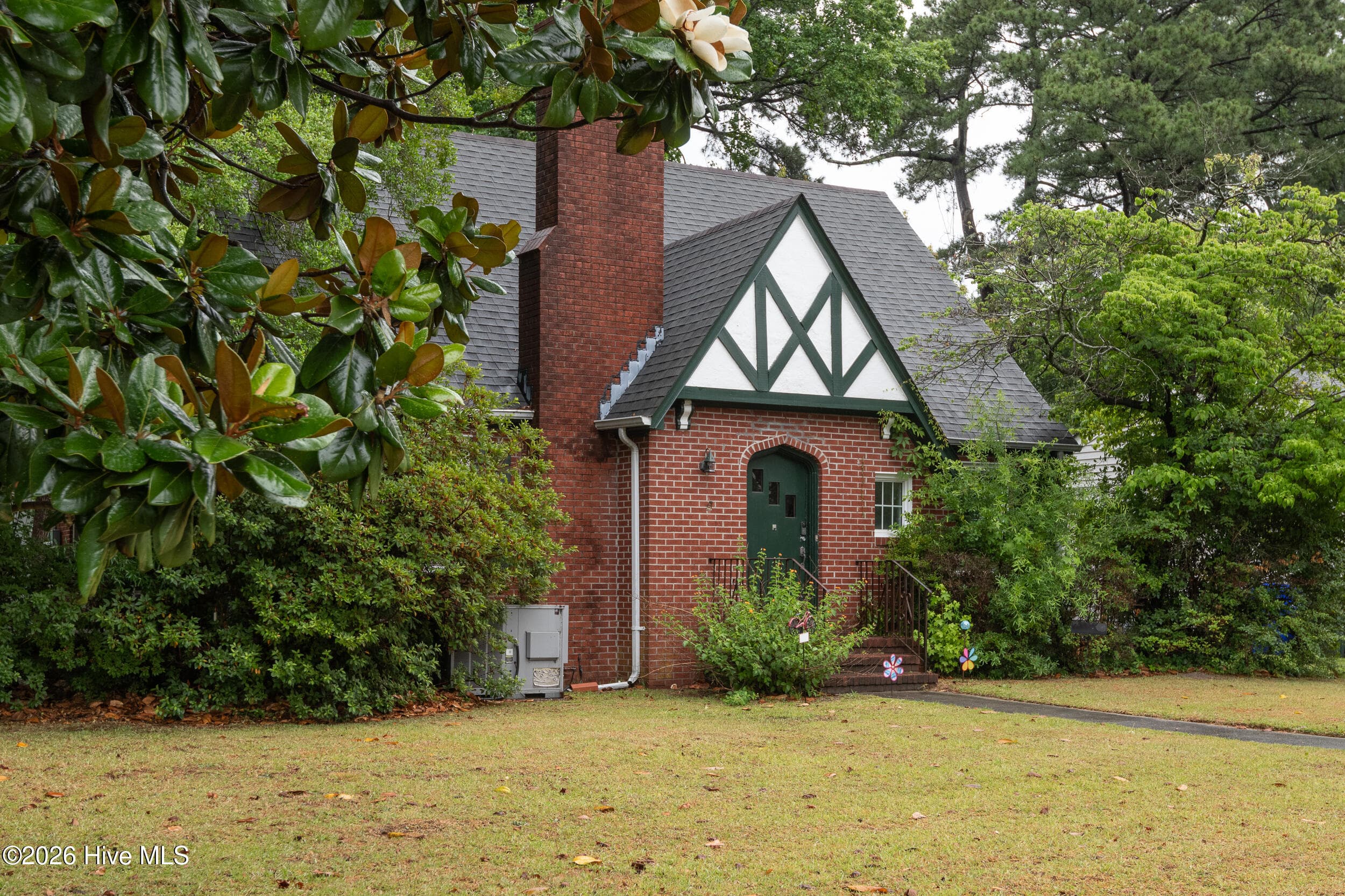 Single Family Residence at 2401 E 4th Street, Greenville, NC 27858, photo 3 of 36