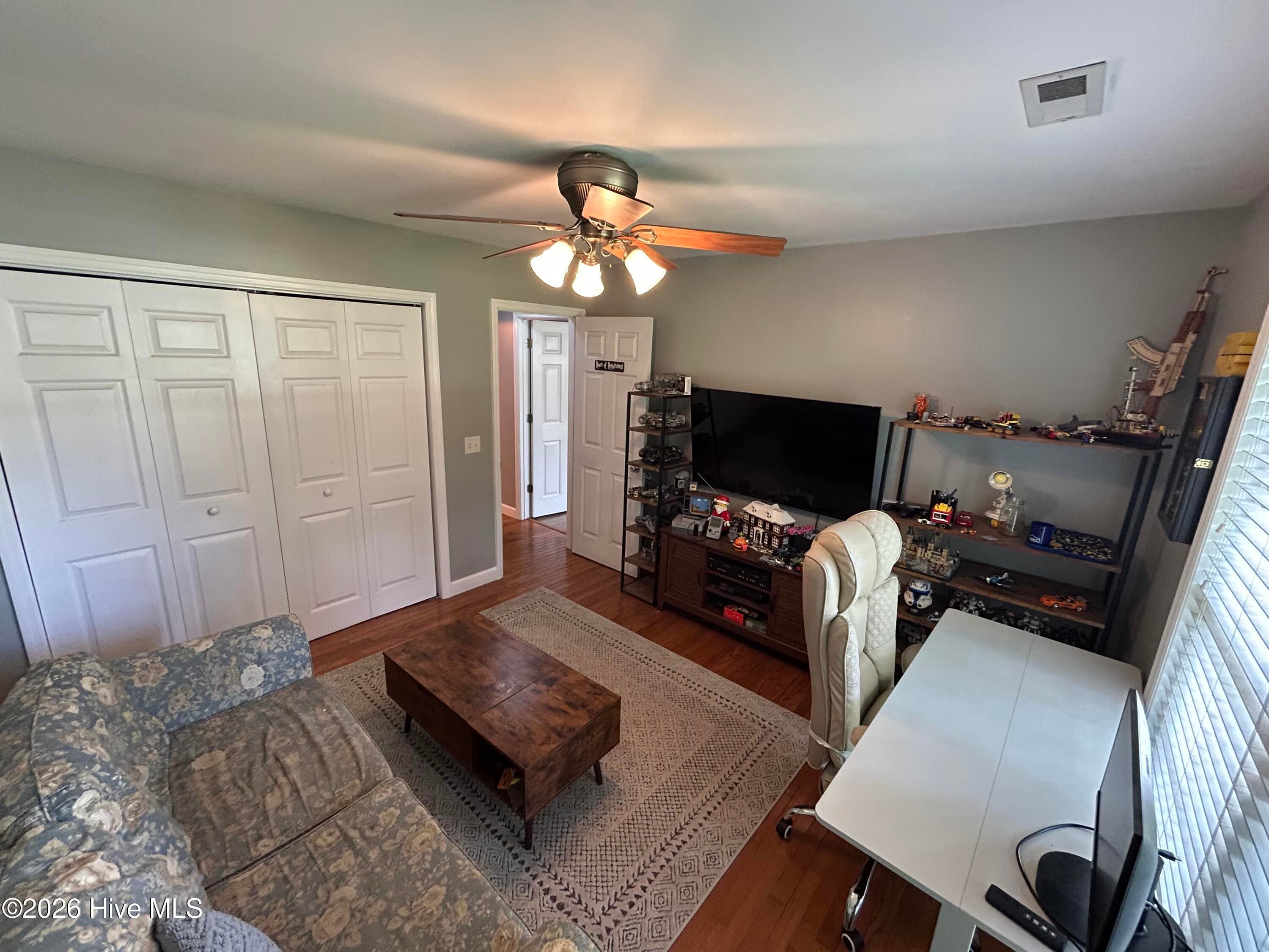 Single Family Residence at 303 Oakmont Drive, Hampstead, NC 28443, photo 10 of 41