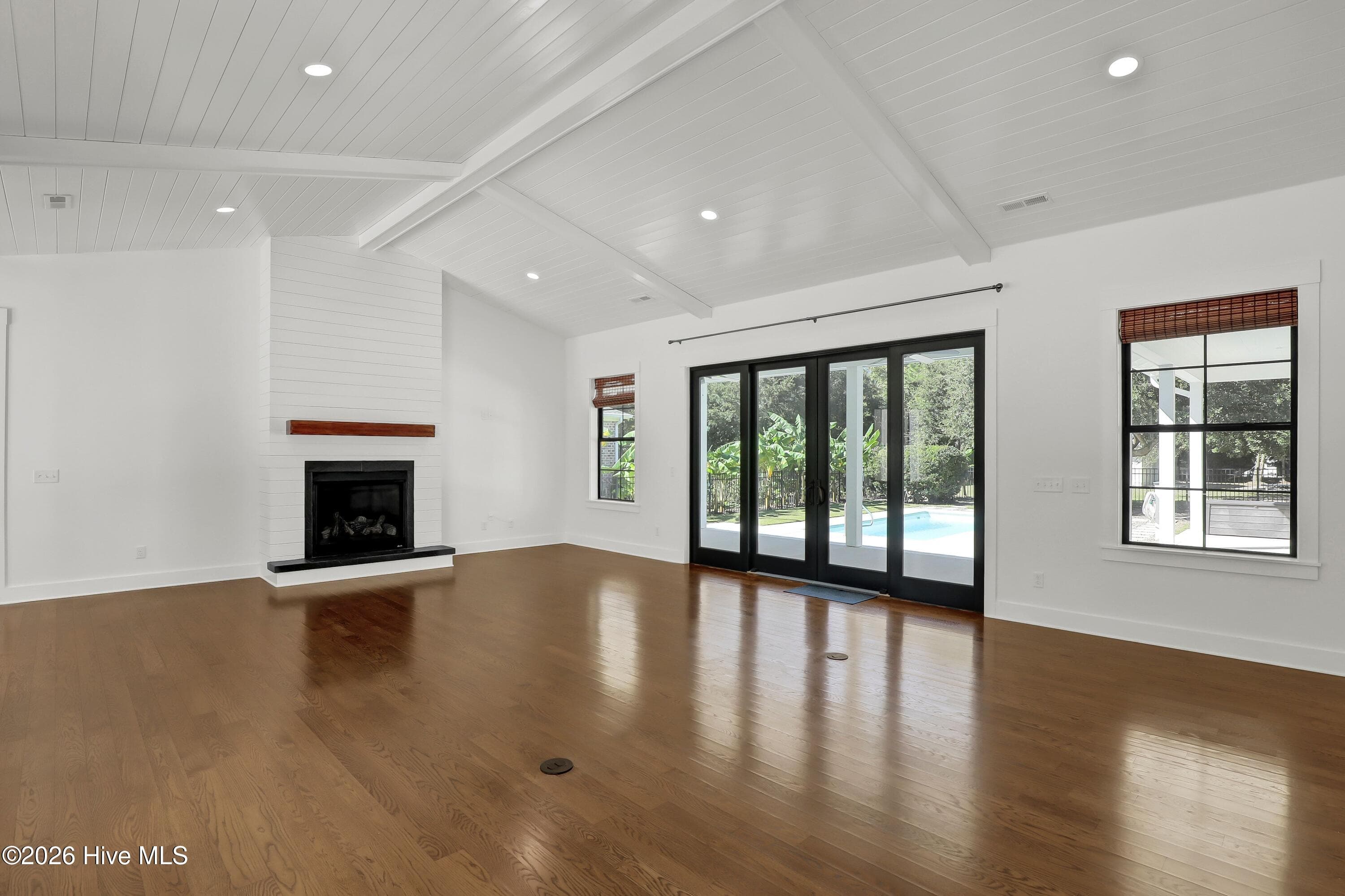 Single Family Residence at 351 Olde Point Loop, Hampstead, NC 28443, photo 20 of 81