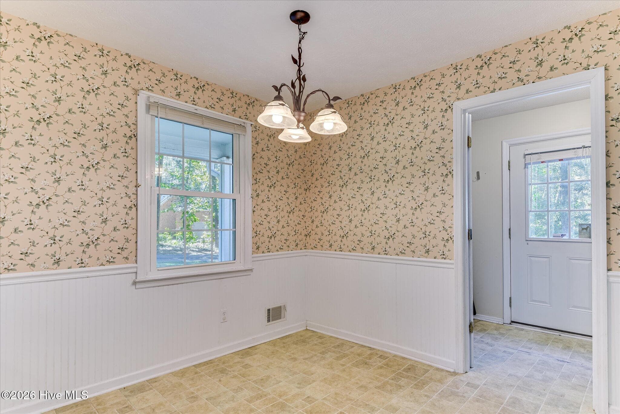 Single Family Residence at 6 Gregory Court, North Augusta, SC 29860, photo 11 of 40