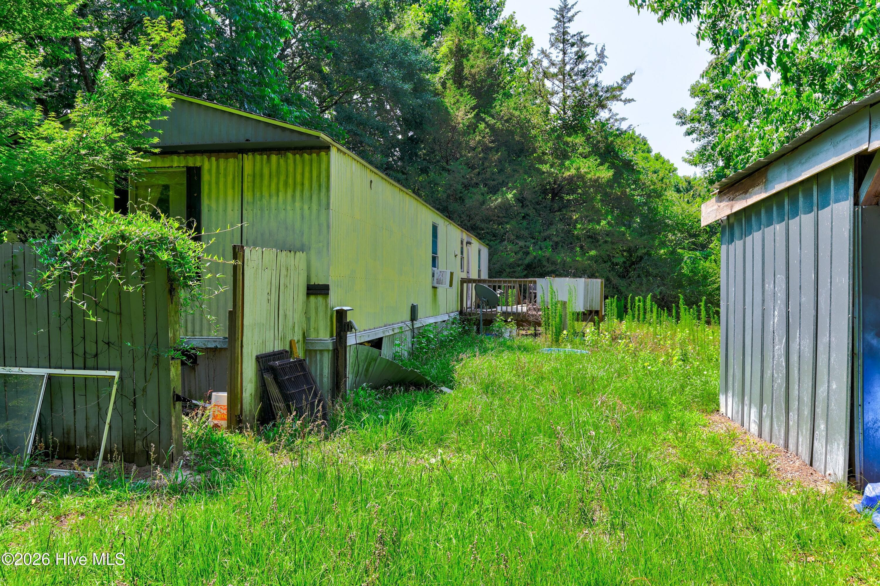 Manufactured Home at 315 Messer Loop Road, Burgaw, NC 28425, photo 14 of 16
