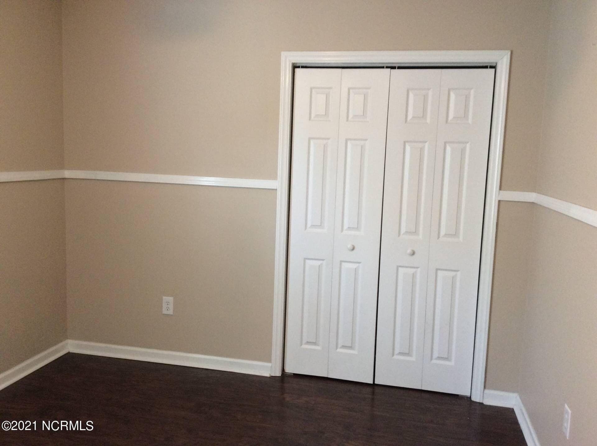 Single Family Residence at 105 Lakeside Green Drive, New Bern, NC 28560, photo 26 of 32