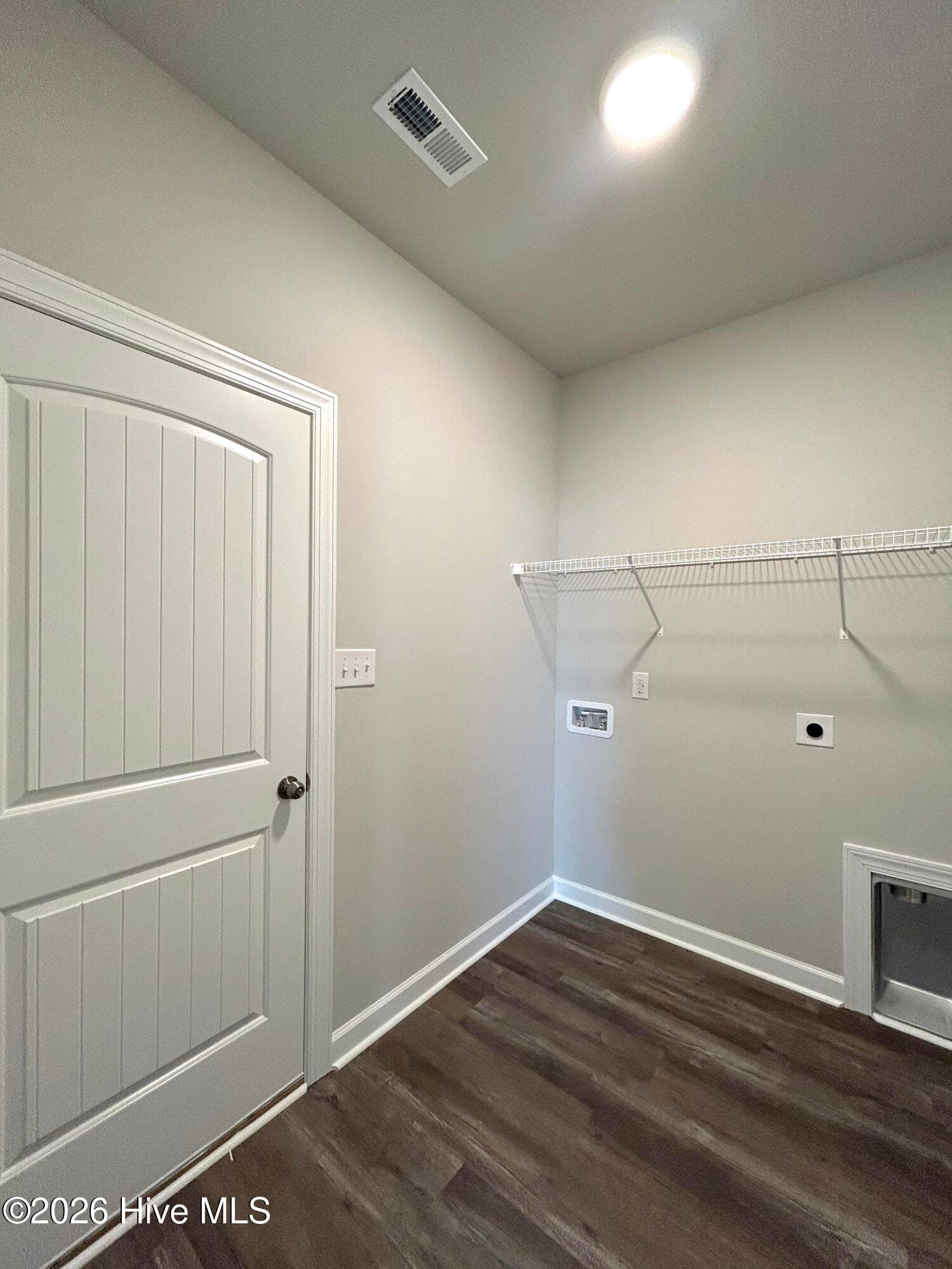 Single Family Residence at 824 Hidden Bridge Drive, Jacksonville, NC 28546, photo 17 of 54