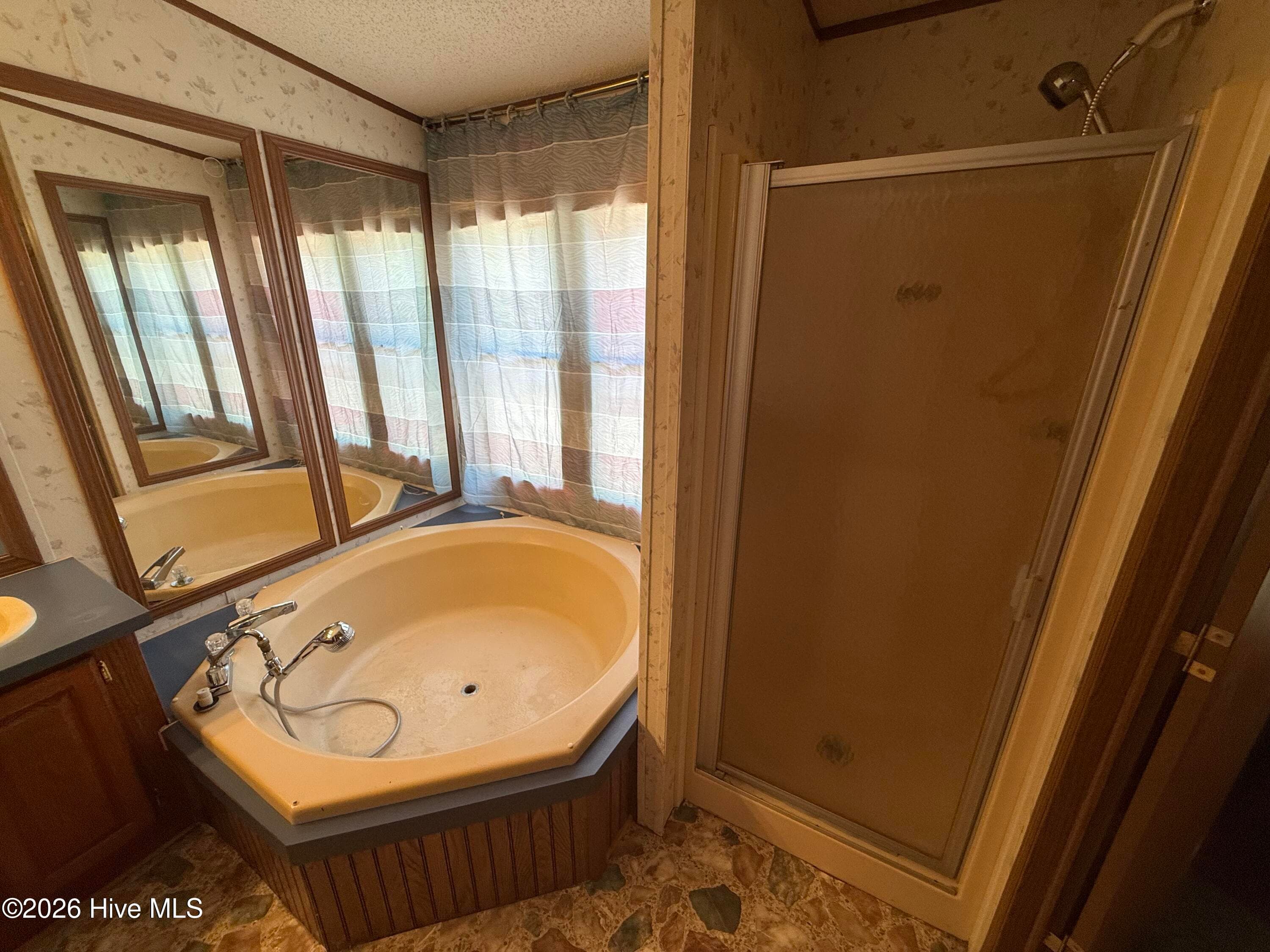 Manufactured Home at 9534 Us Highway 701 Highway, Elizabethtown, NC 28337, photo 12 of 19