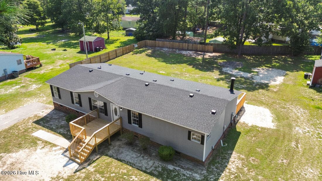 Manufactured Home at 5837 Parkton Road, Hope Mills, NC 28348, photo 33 of 43
