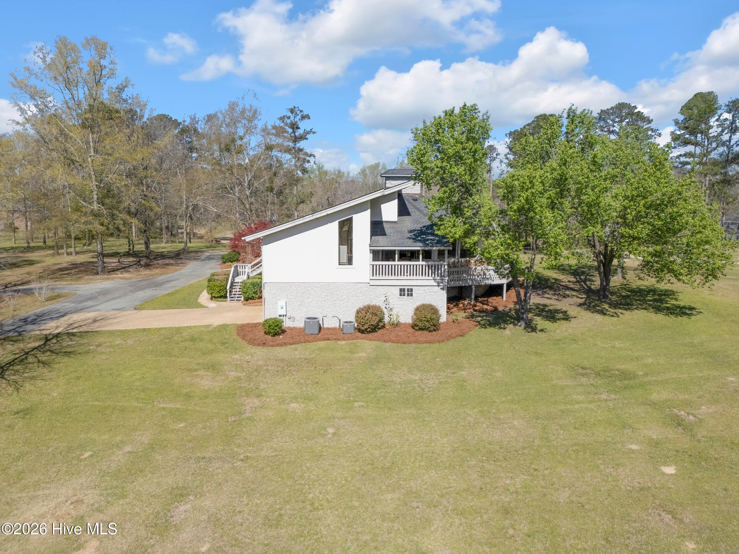 Expansive lot area - 401 S Lake Drive, Thomson, GA 30824