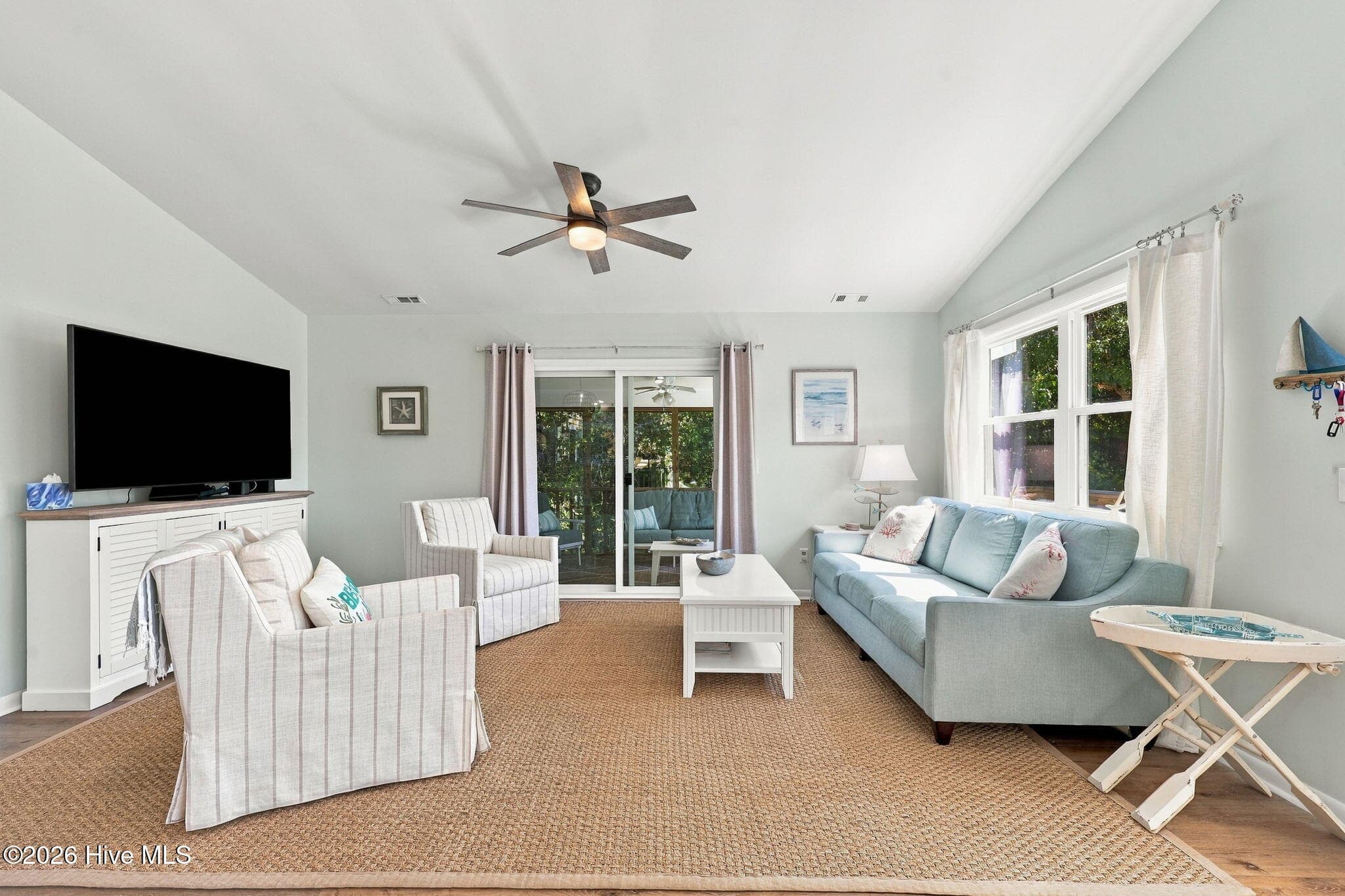 Updated 3br/2ba upstairs - 118 Periwinkle Drive, Emerald Isle, NC 28594