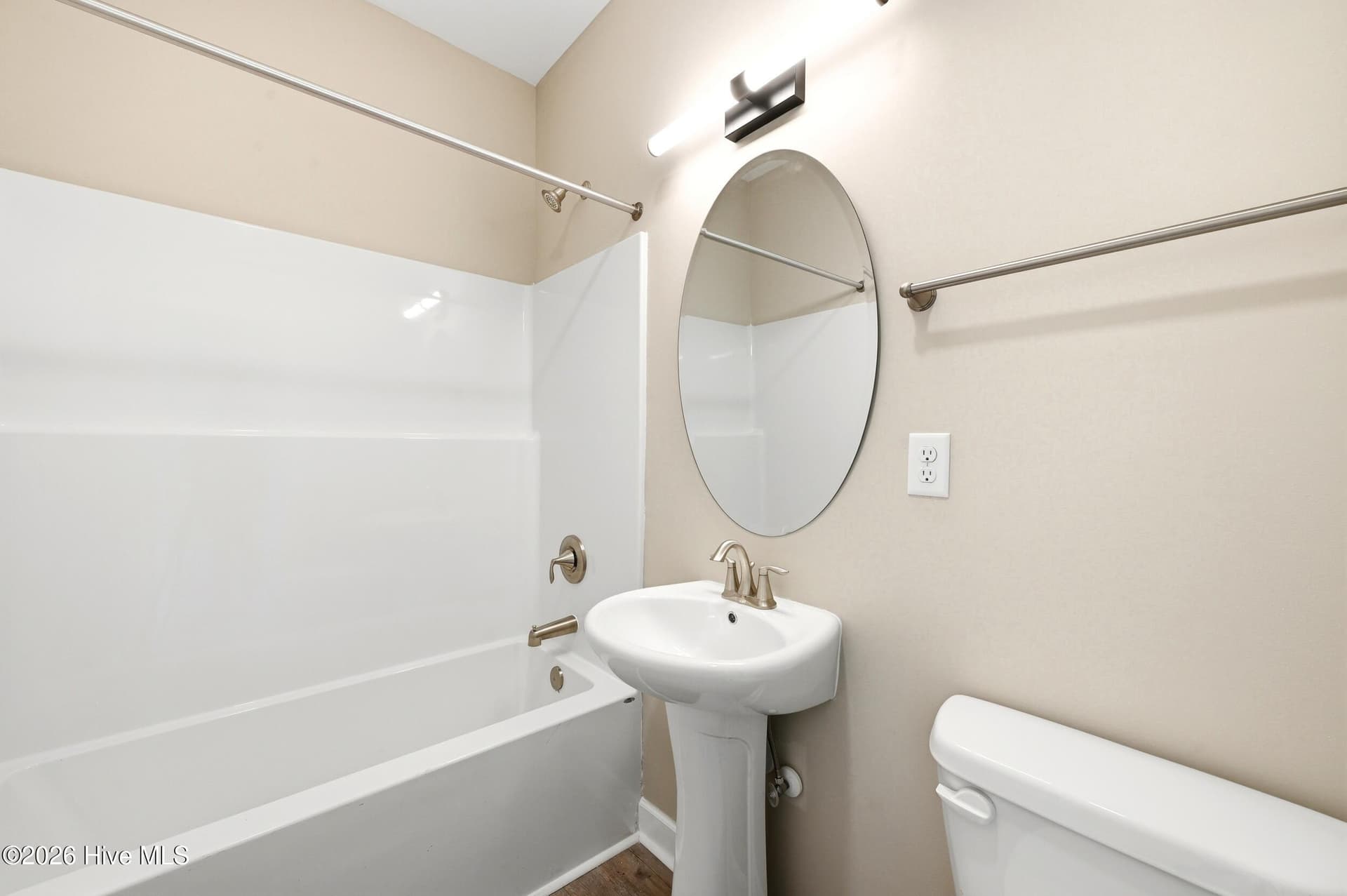 Single Family Residence at 1126 Jordan Lake Court, Leland, NC 28451, photo 2 of 2