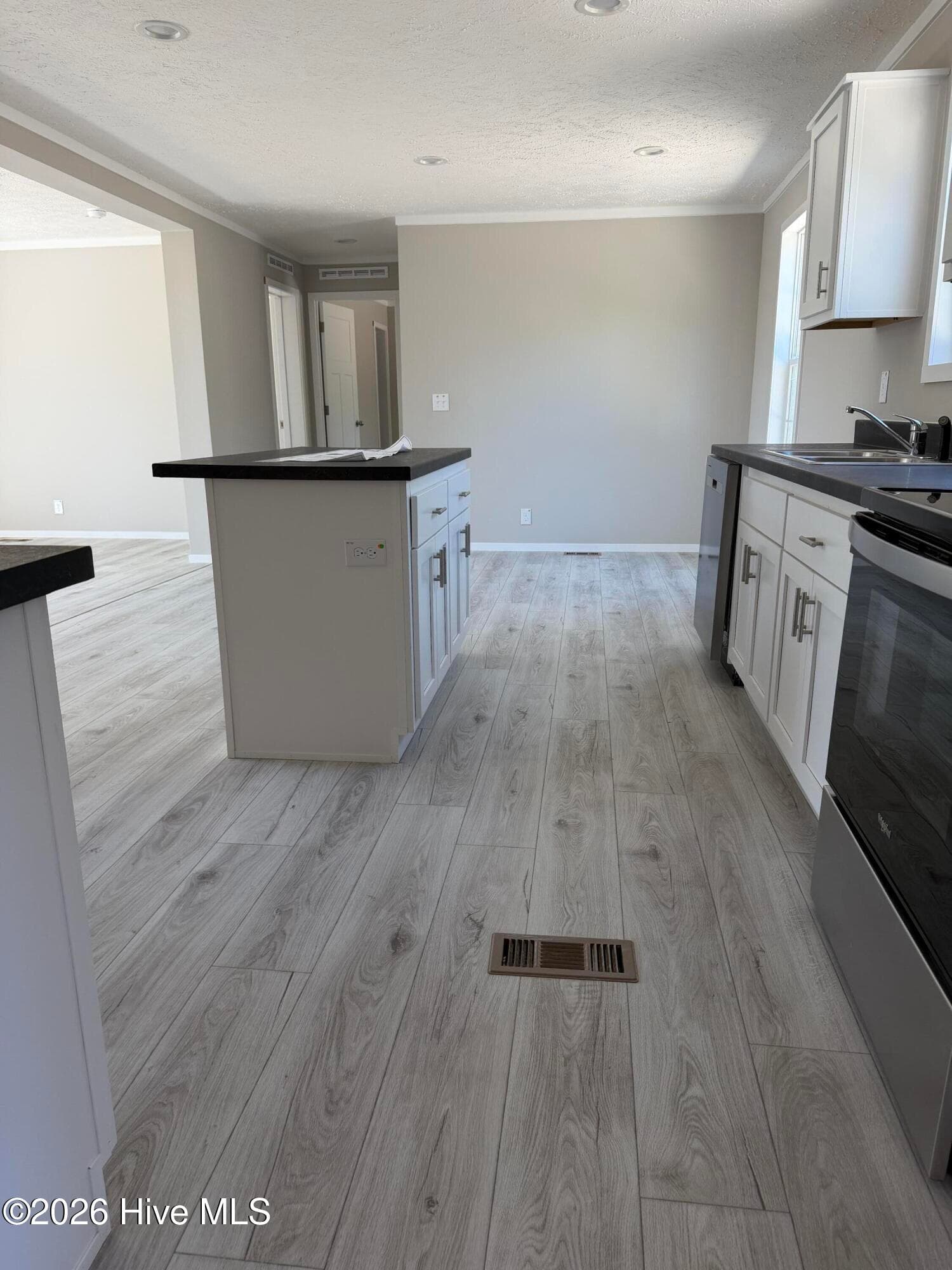 Manufactured Home at 446 Mt Zion Rd Road, Trenton, SC 29847, photo 9 of 31