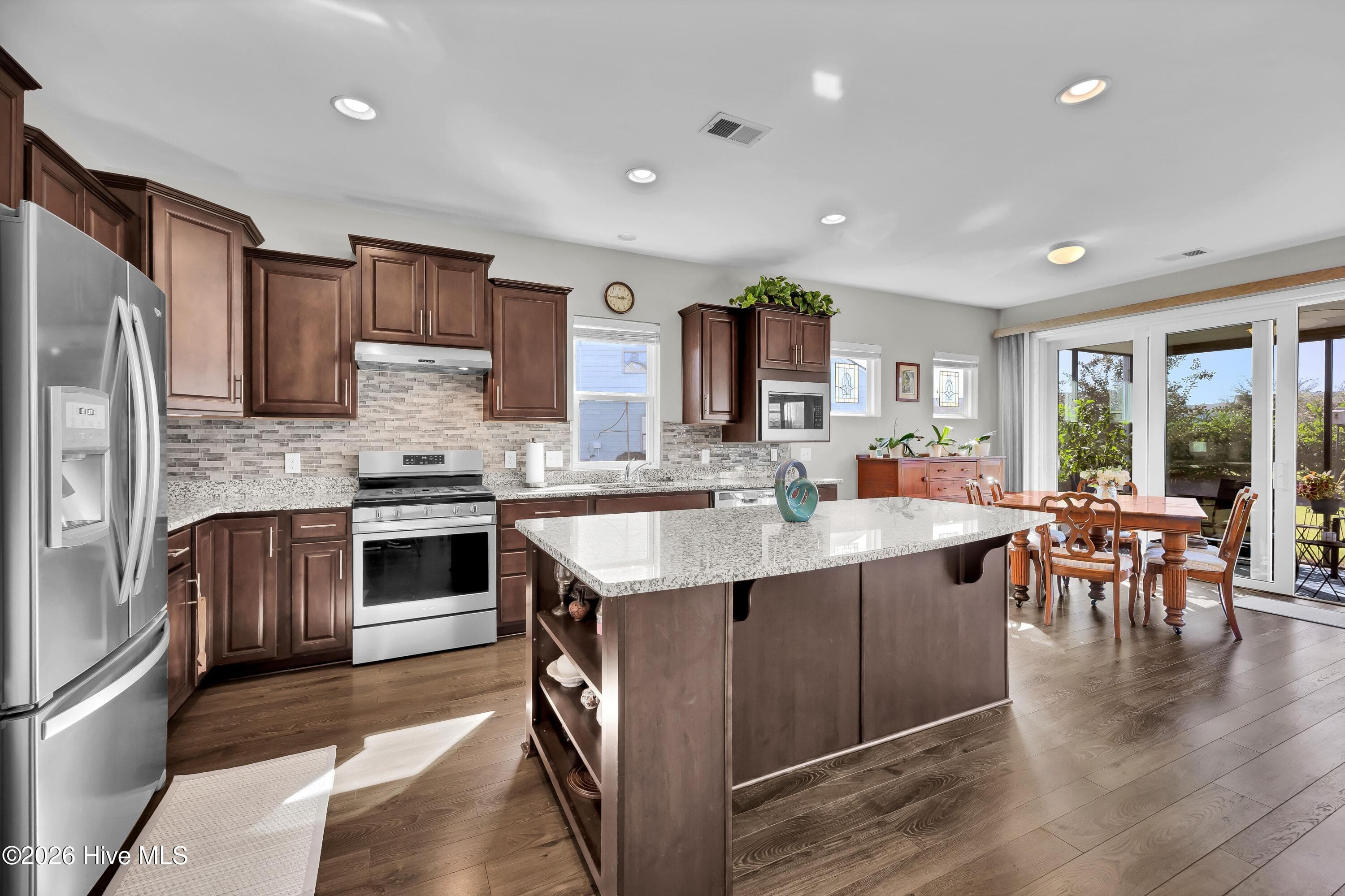 Single Family Residence at 4012 Ruddy Duck Way, Wilmington, NC 28412, photo 7 of 44
