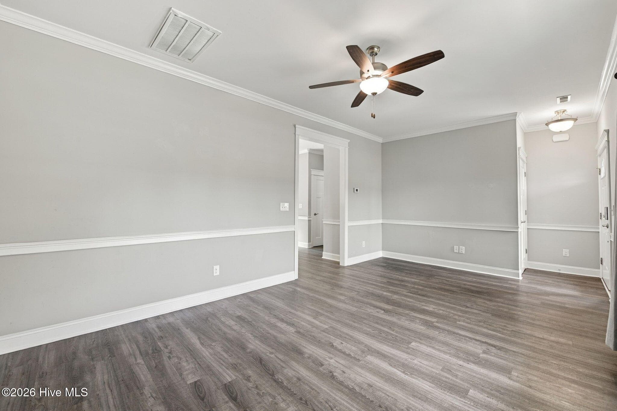 Single Family Residence at 100 Fernie Lane, New Bern, NC 28560, photo 8 of 51