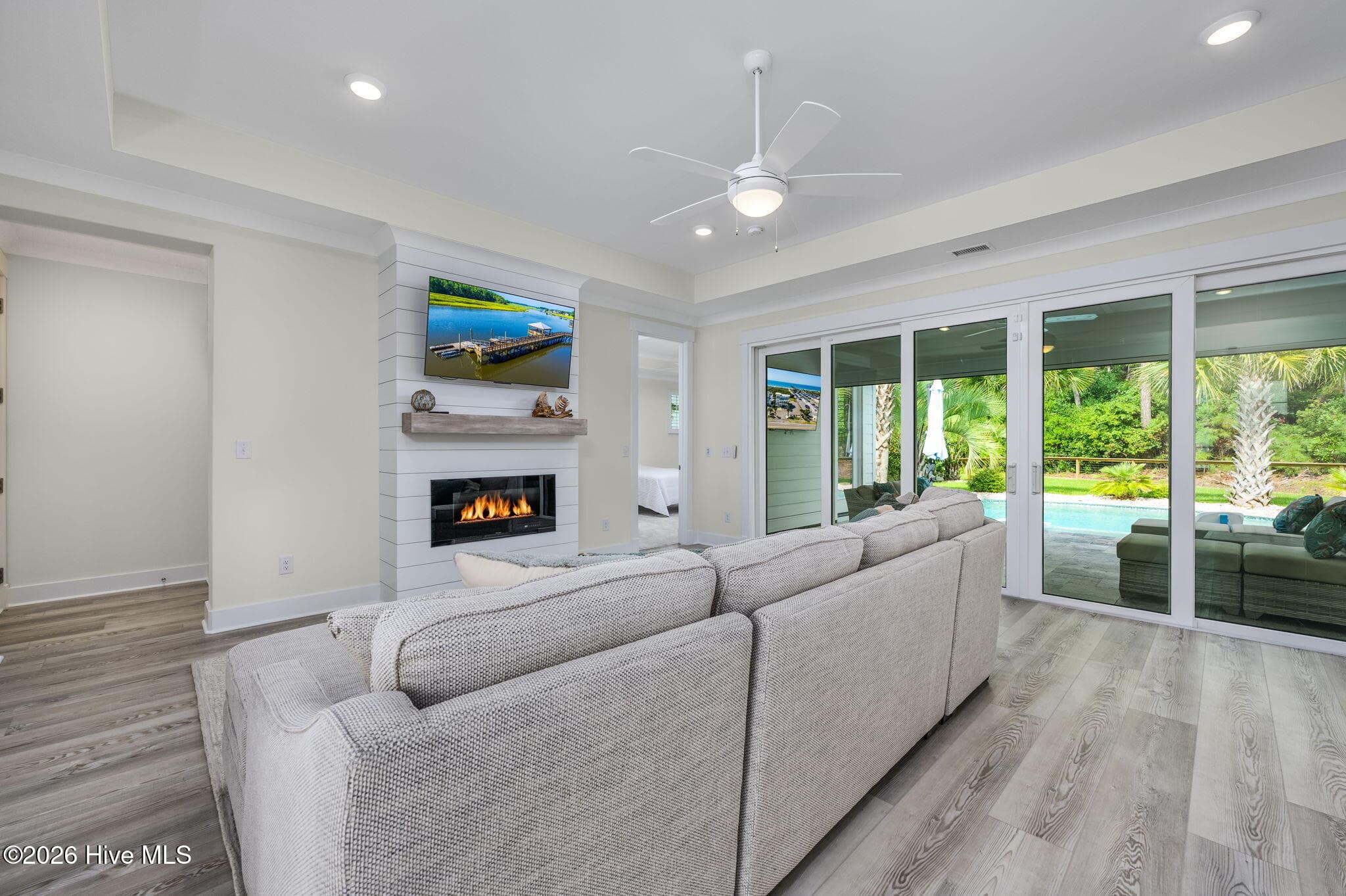 Single Family Residence at 2016 Manor Parc Drive, Calabash, NC 28467, photo 22 of 127