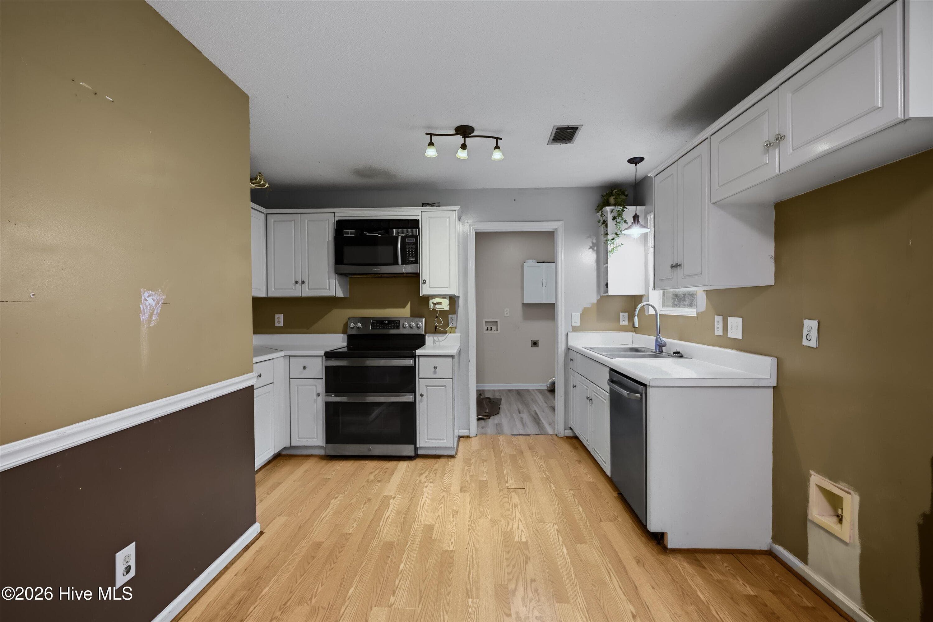 Single Family Residence at 1023 Cedarview Circle, Hephzibah, GA 30815, photo 13 of 16