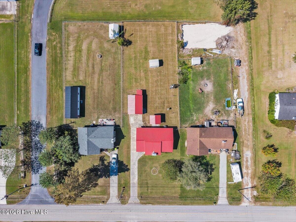 Single Family Residence at 1388 Halltown Road, Jacksonville, NC 28546, photo 5 of 42