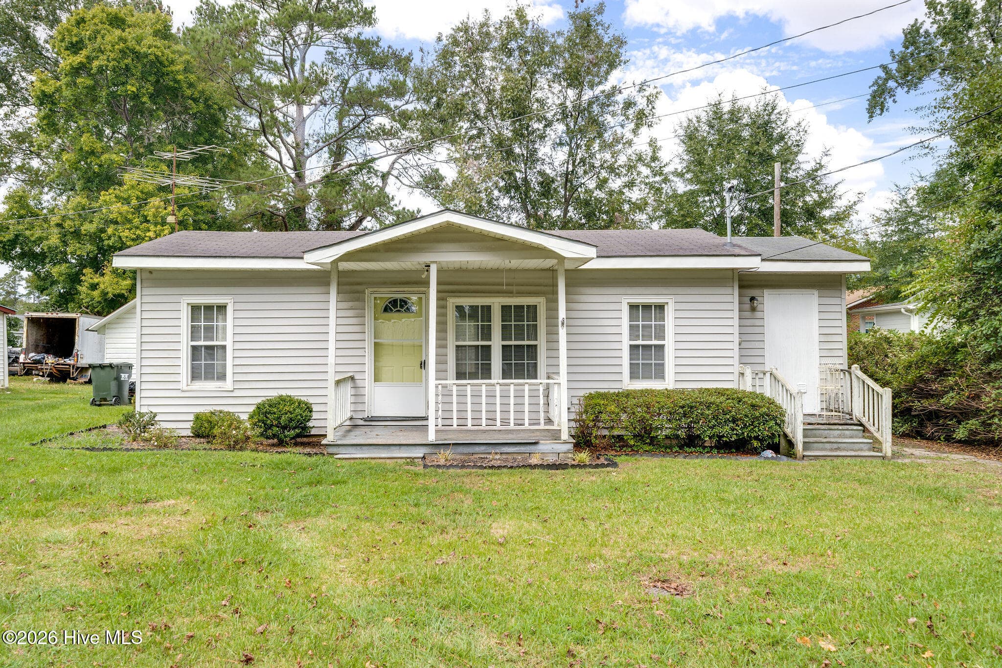 Single Family Residence at 115 E Murphy Street, Wallace, NC 28466, photo 21 of 24