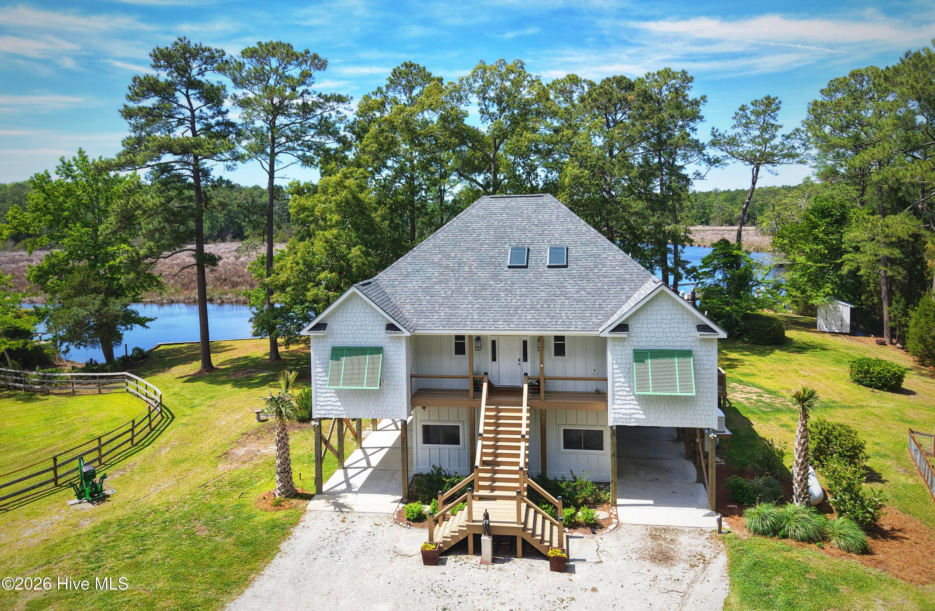 Single Family Residence at 1002 Howells Road, Grantsboro, NC 28529, photo 2 of 87