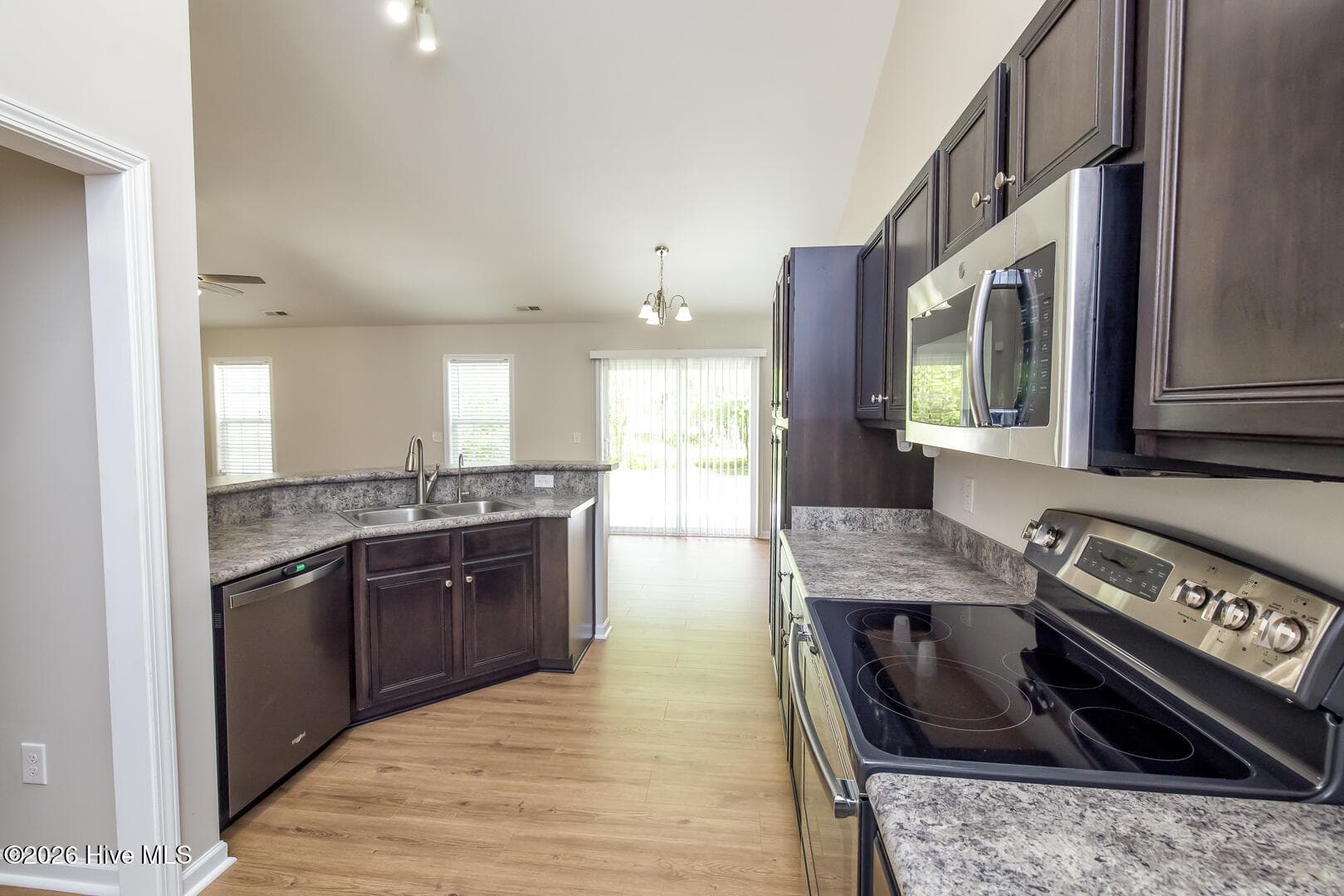 Single Family Residence at 1017 Bally Bunion Lane, Burgaw, NC 28425, photo 16 of 39