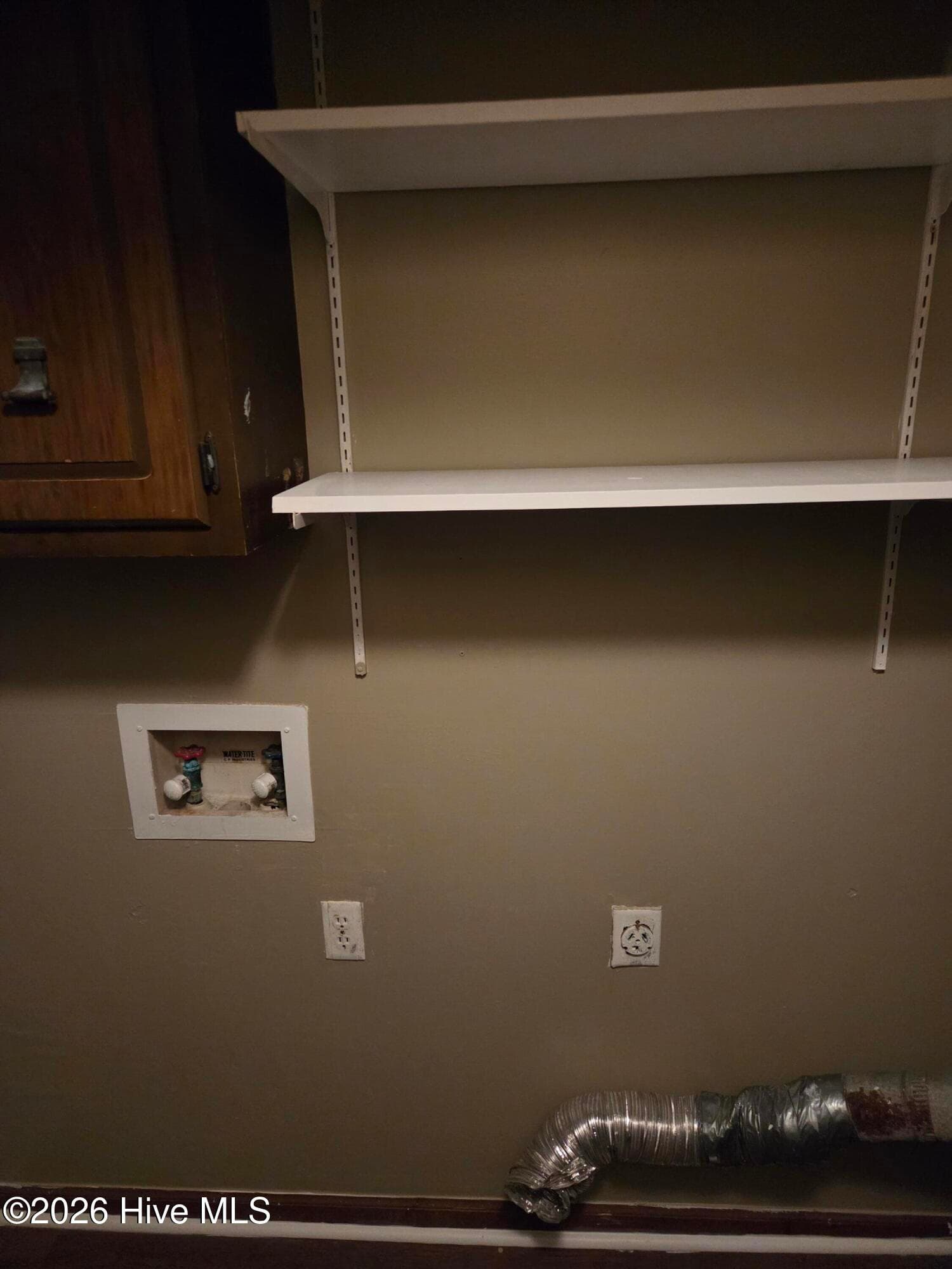Single Family Residence at 802 Eagle Road, Kinston, NC 28501, photo 2 of 3