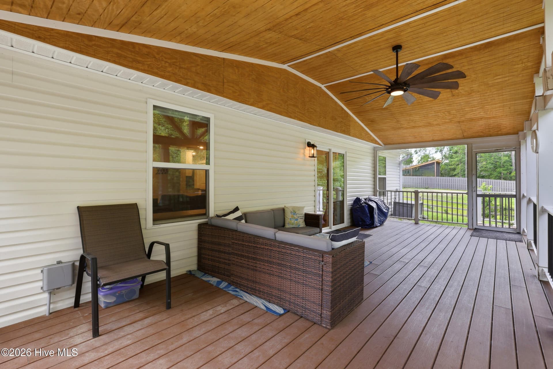 Single Family Residence at 530 Poppleton Drive, Hampstead, NC 28443, photo 35 of 61
