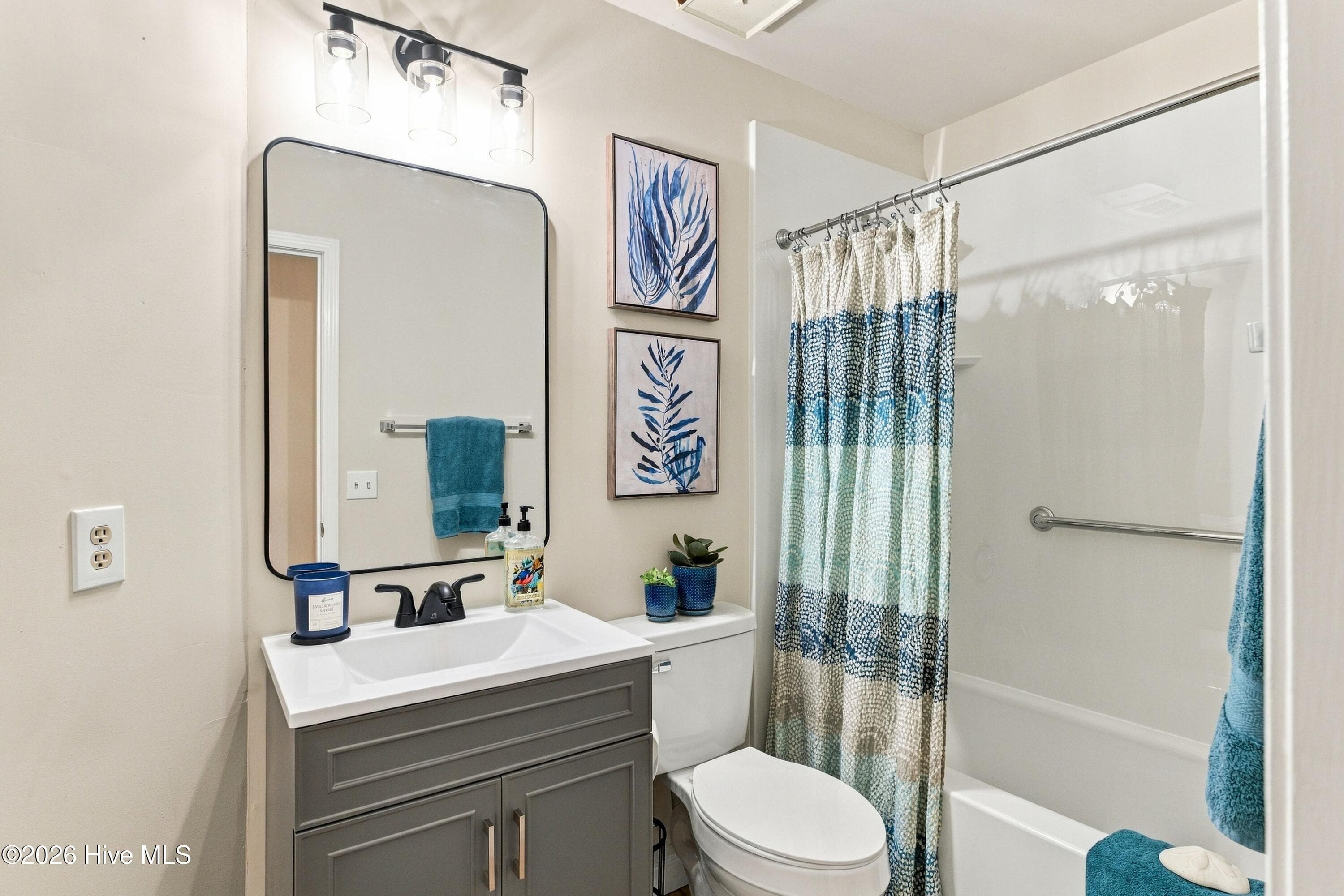 Single Family Residence at 2704 Manor Court, Wilmington, NC 28405, photo 23 of 51