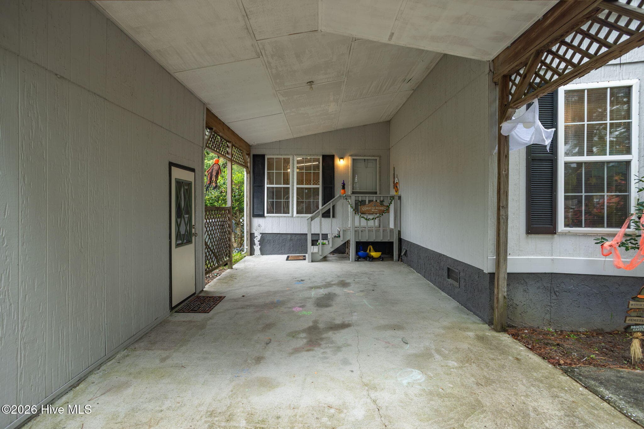 Manufactured Home at 160 Champion Drive, Hampstead, NC 28443, photo 11 of 33