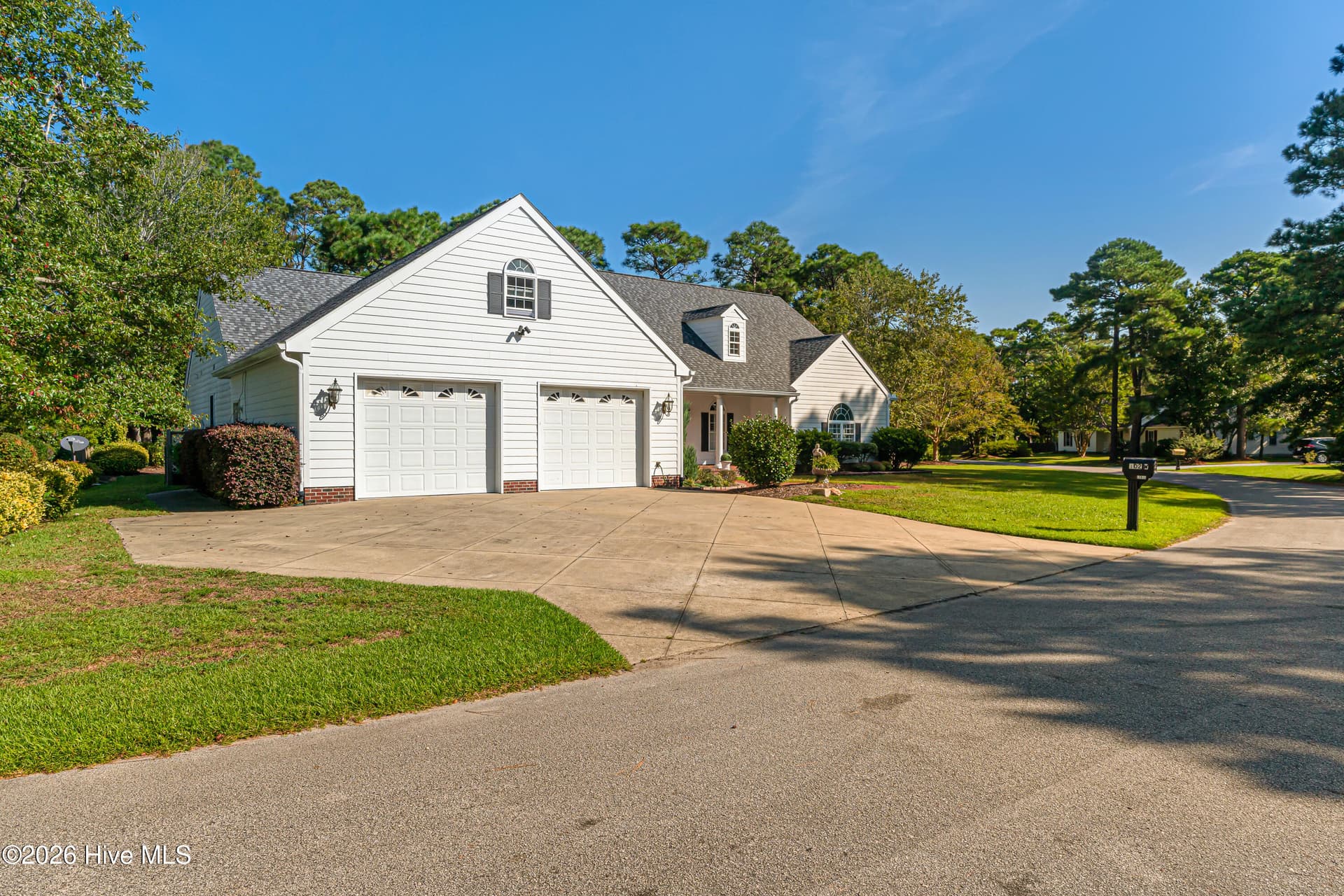102 Fairway Drive W, Morehead City, NC 28557