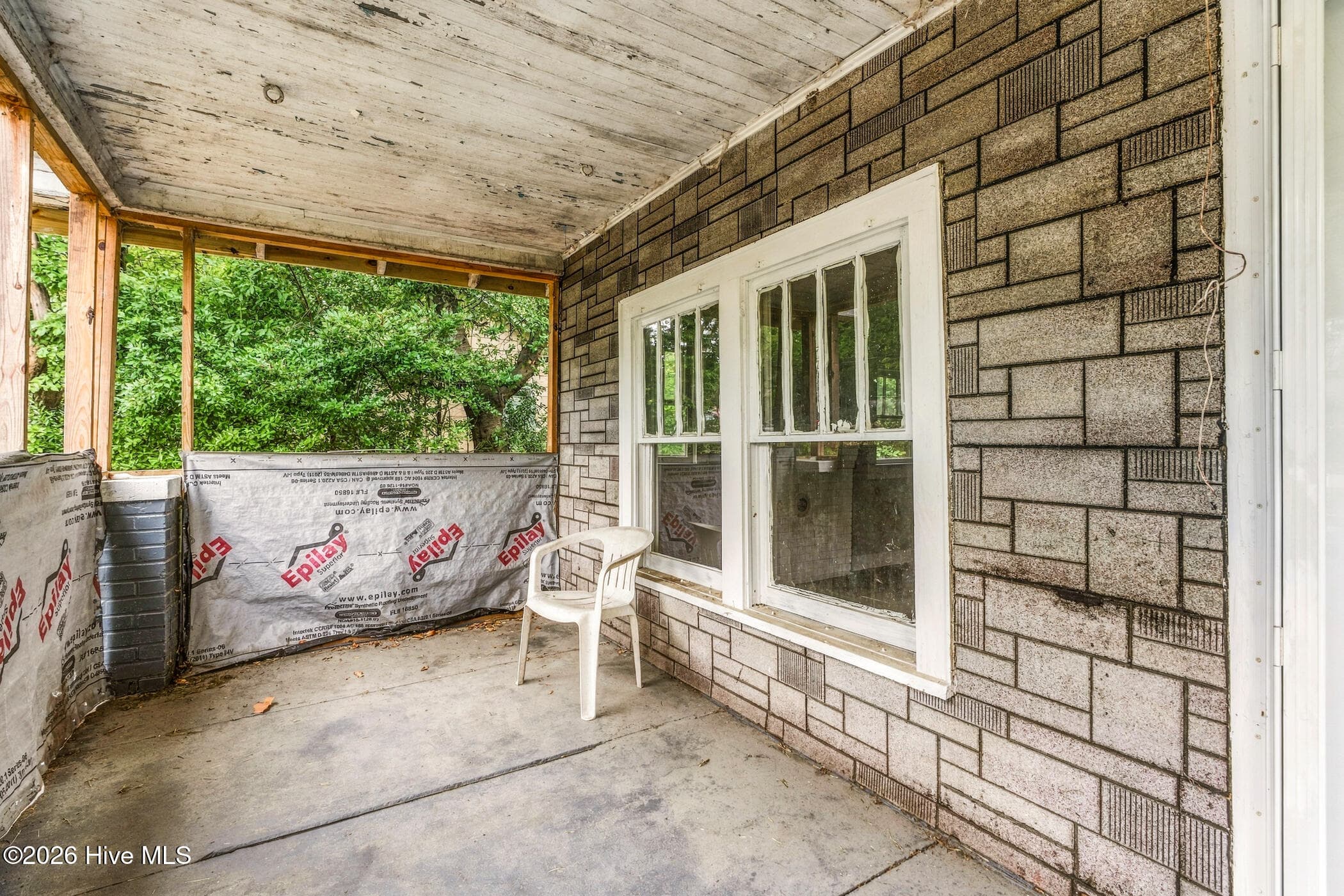 Single Family Residence at 309 Pine Street, Hamlet, NC 28345, photo 8 of 27