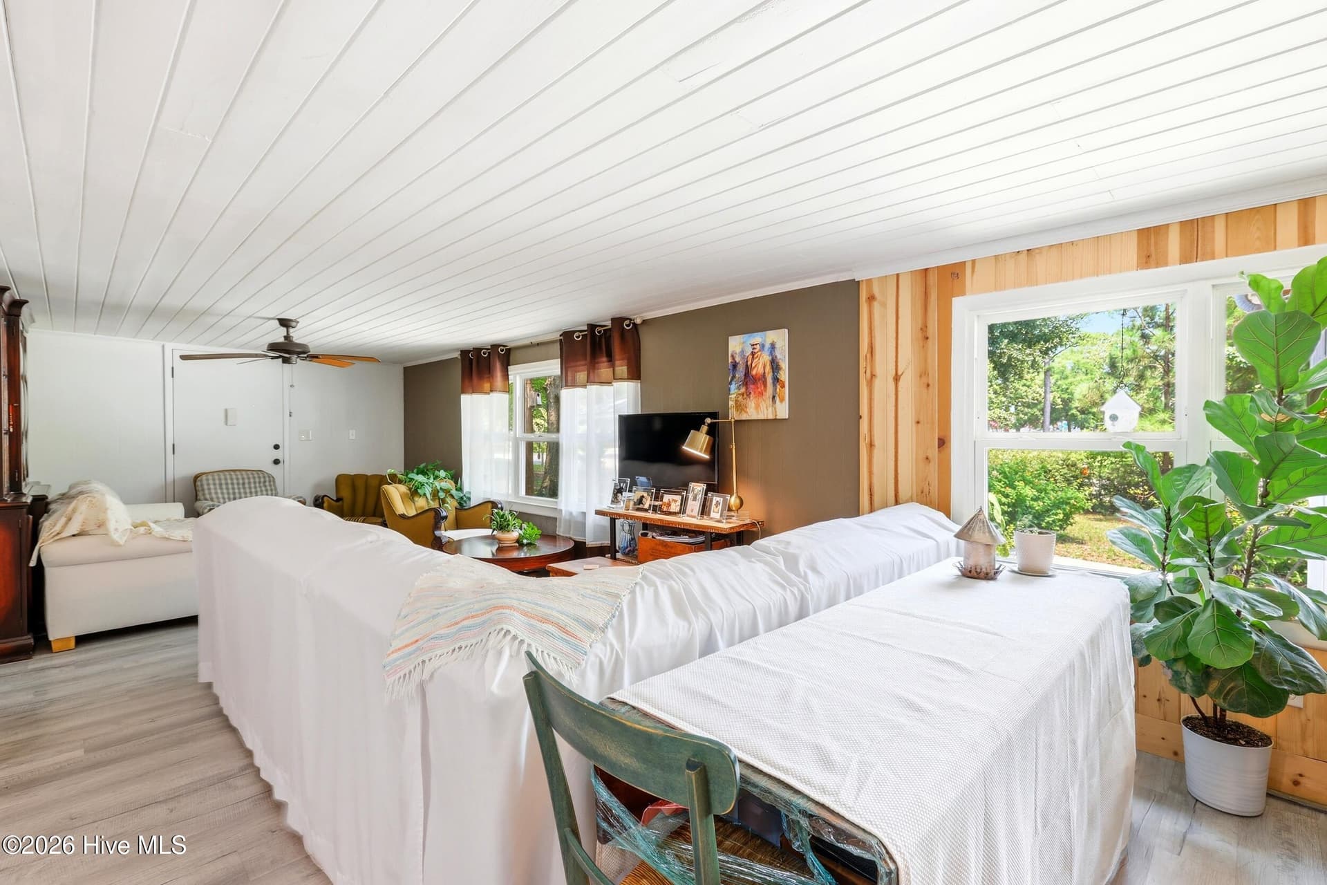 Manufactured Home at 9081 Beach Drive SW, Calabash, NC 28467, photo 12 of 65