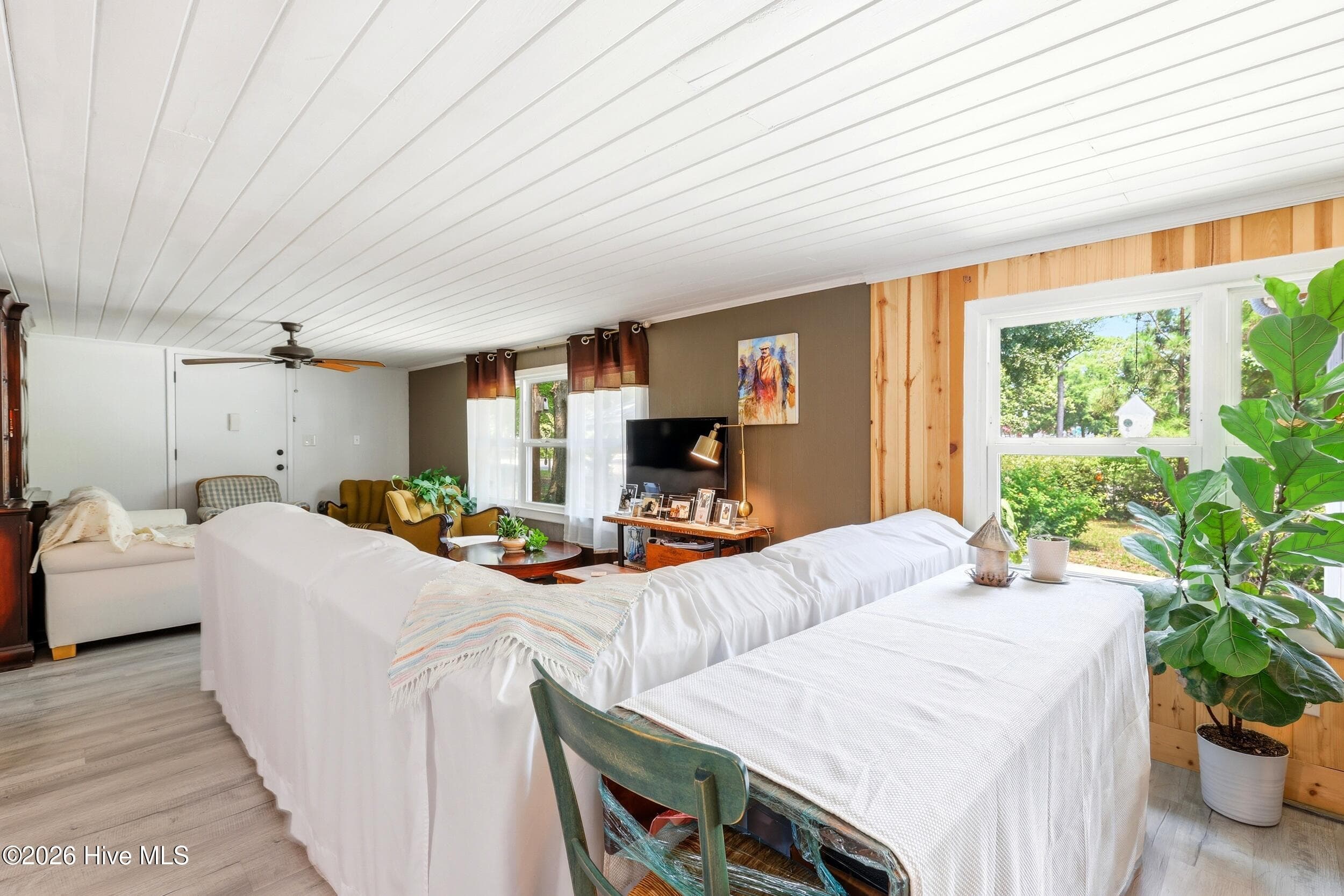 Manufactured Home at 9081 Beach Drive SW, Calabash, NC 28467, photo 12 of 65