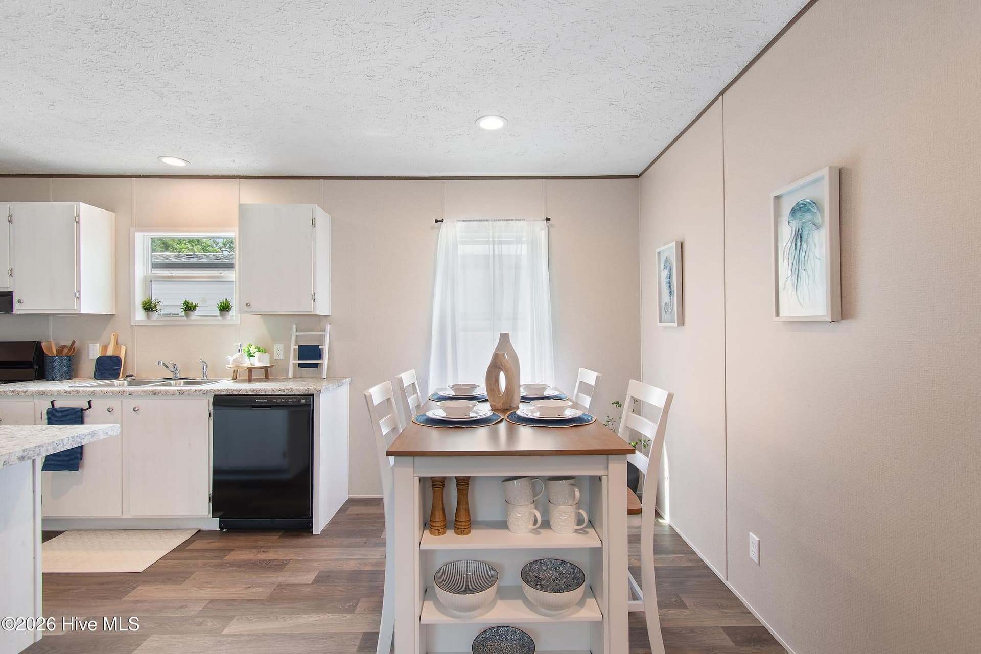 Manufactured Home at 930 Willow Place SW, Calabash, NC 28467, photo 12 of 32