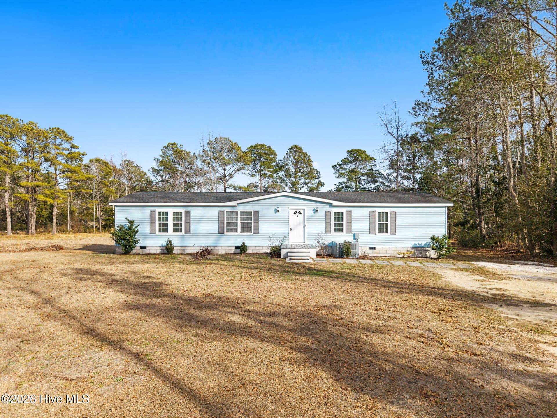 Manufactured Home at 286 Edgewater Drive SW, Shallotte, NC 28470, photo 3 of 56
