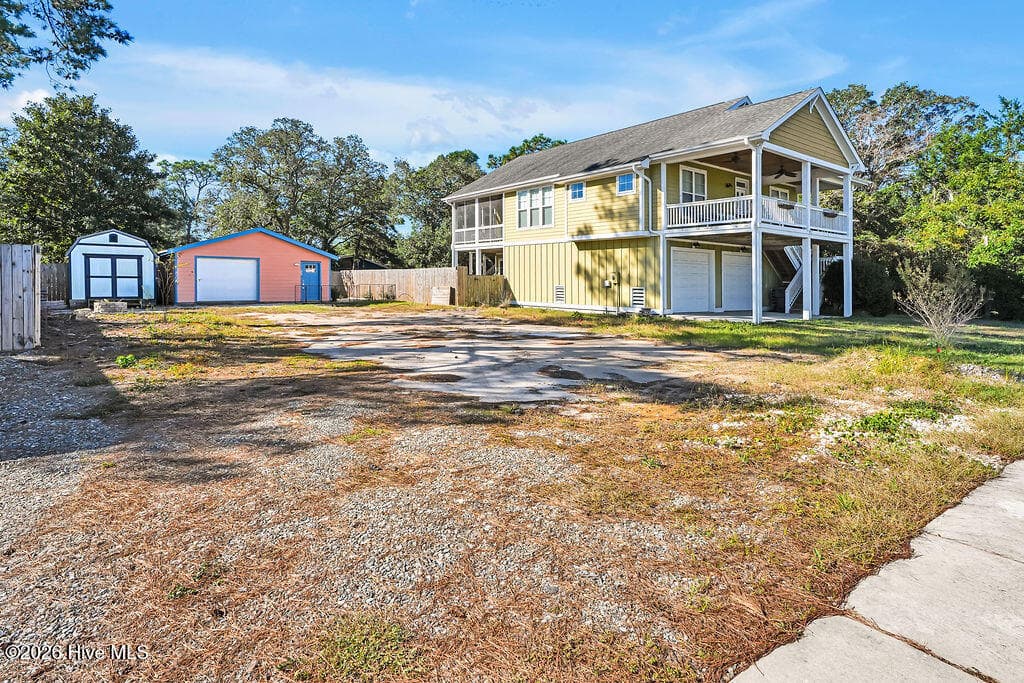 405 Fayetteville Avenue, Carolina Beach, NC 28428