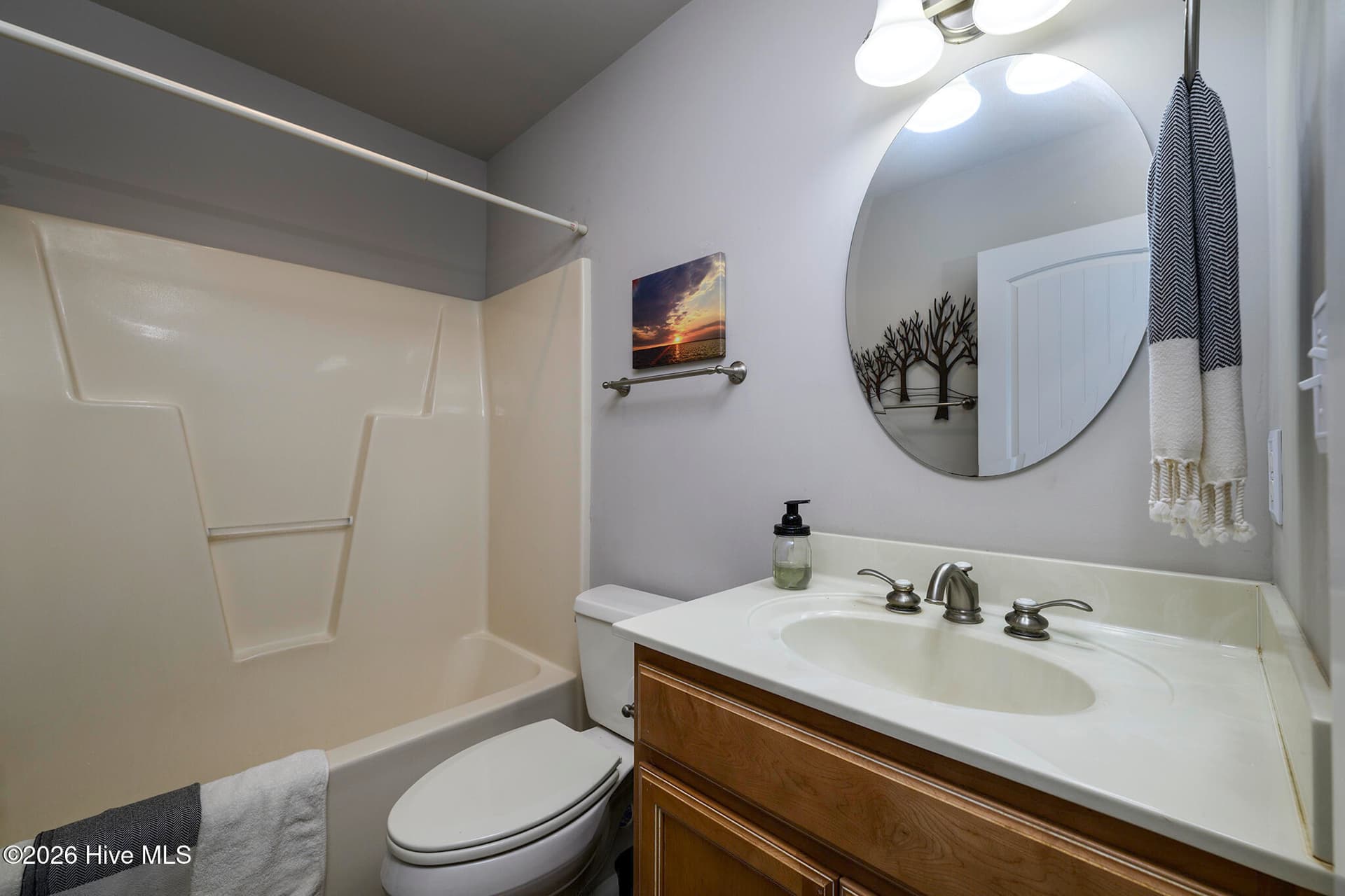 Guest Bathroom - 308 Wild Swan Lane, Minnesott Beach, NC 28510