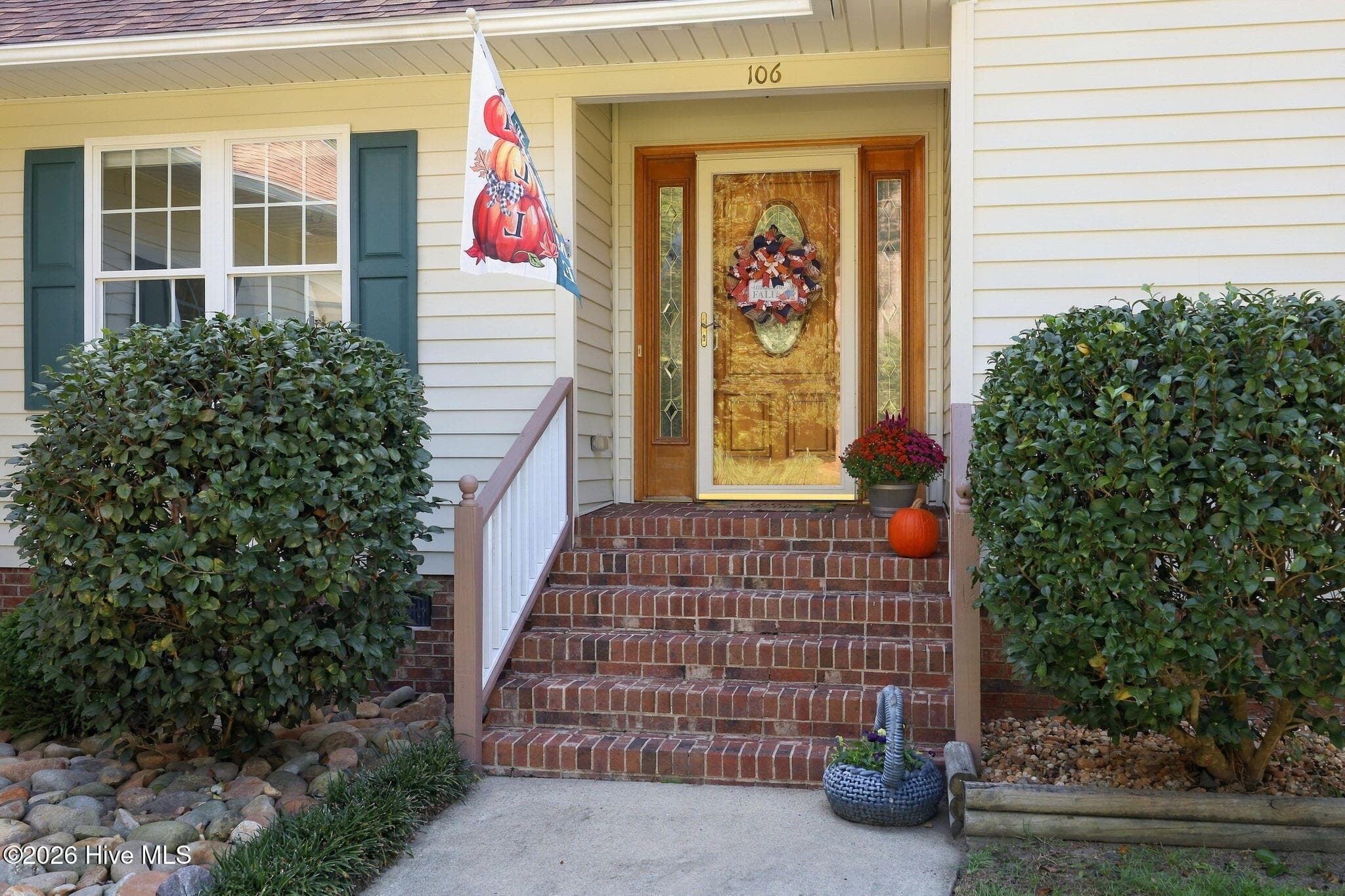 Single Family Residence at 106 Arbor Drive, Washington, NC 27889, photo 3 of 48