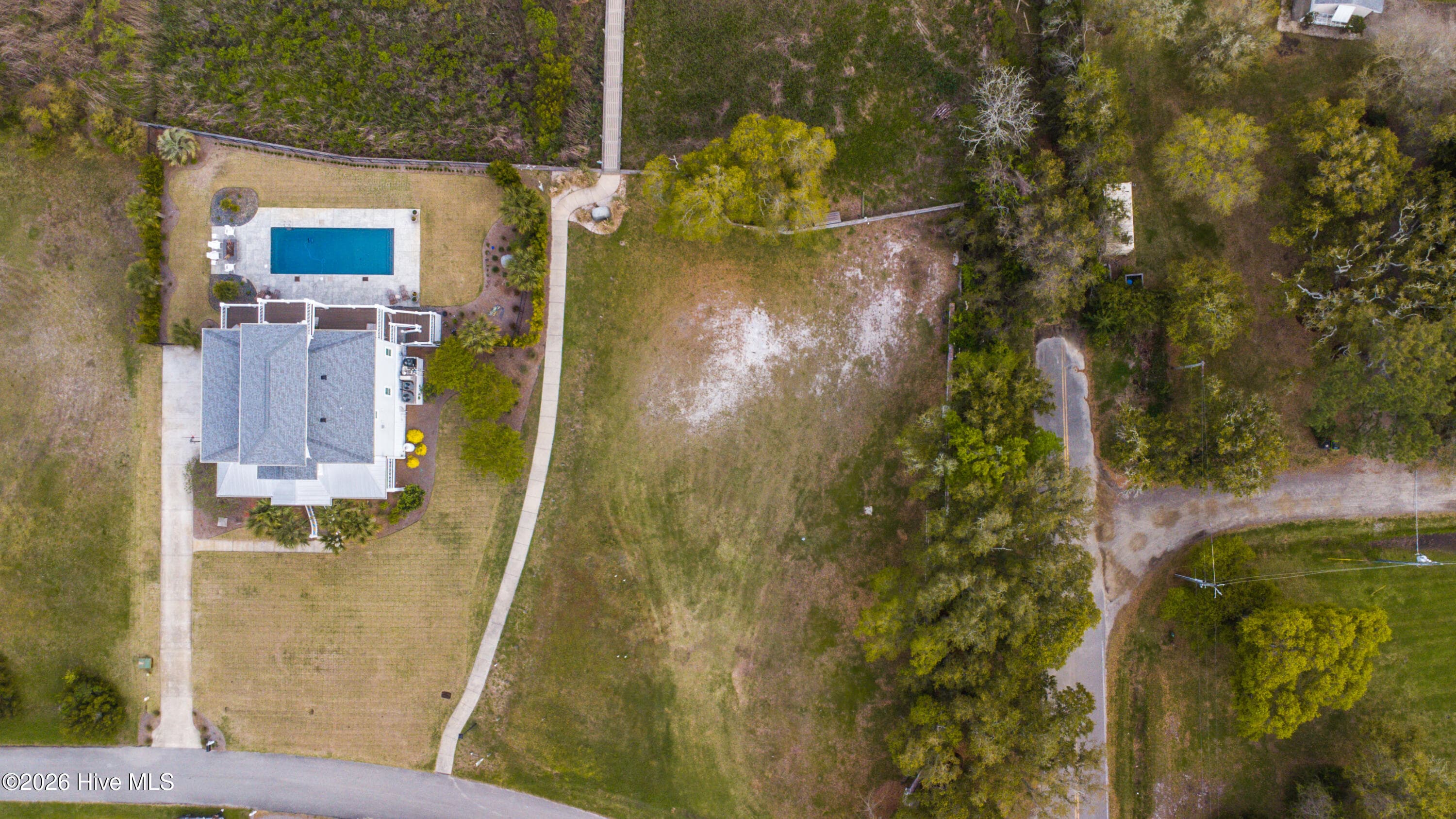 Single Family Residence at 15 Shipyard Lane, Hampstead, NC 28443, photo 9 of 10