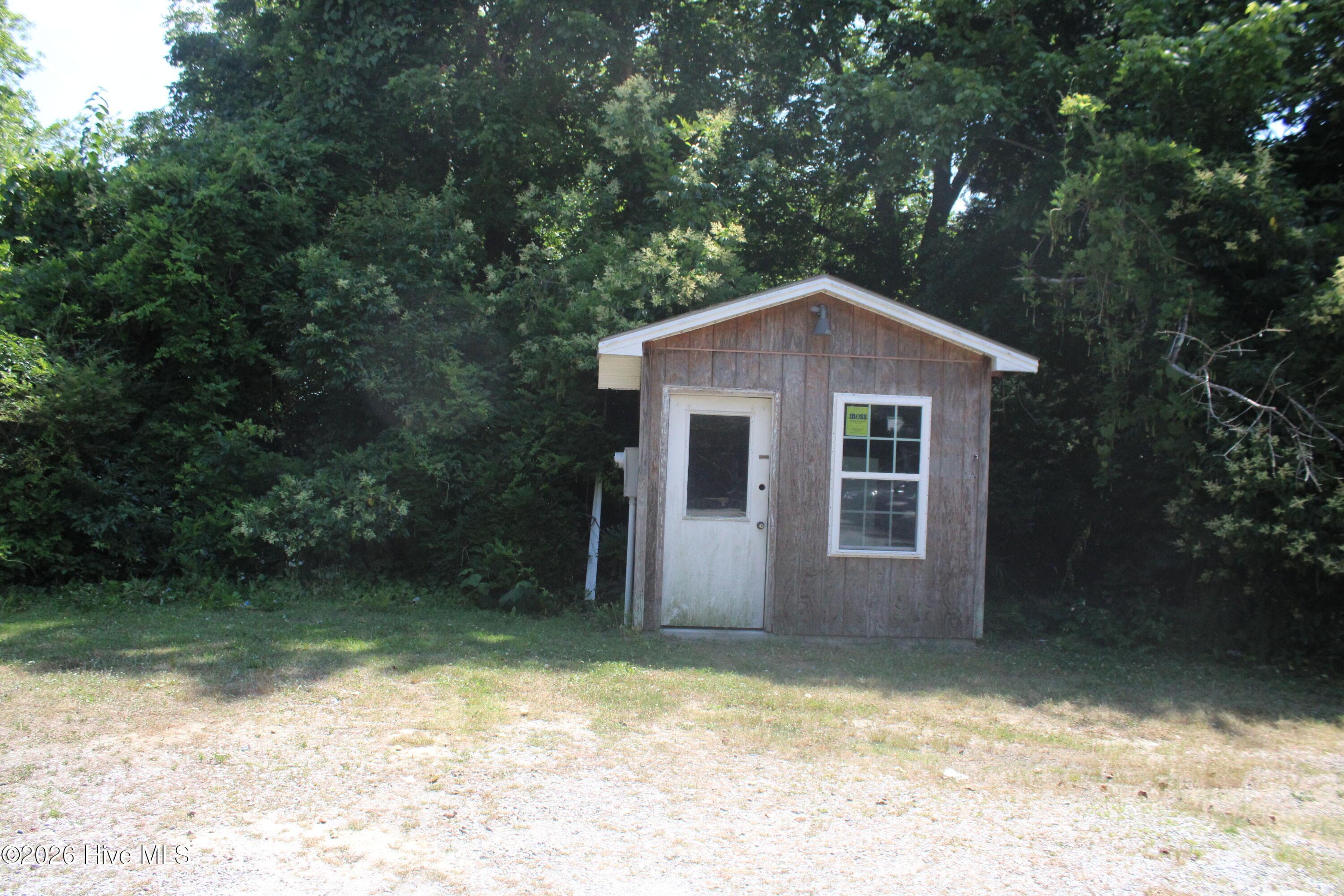 Multi Family at 213 W Hayes Street W, Ahoskie, NC 27910, photo 4 of 5