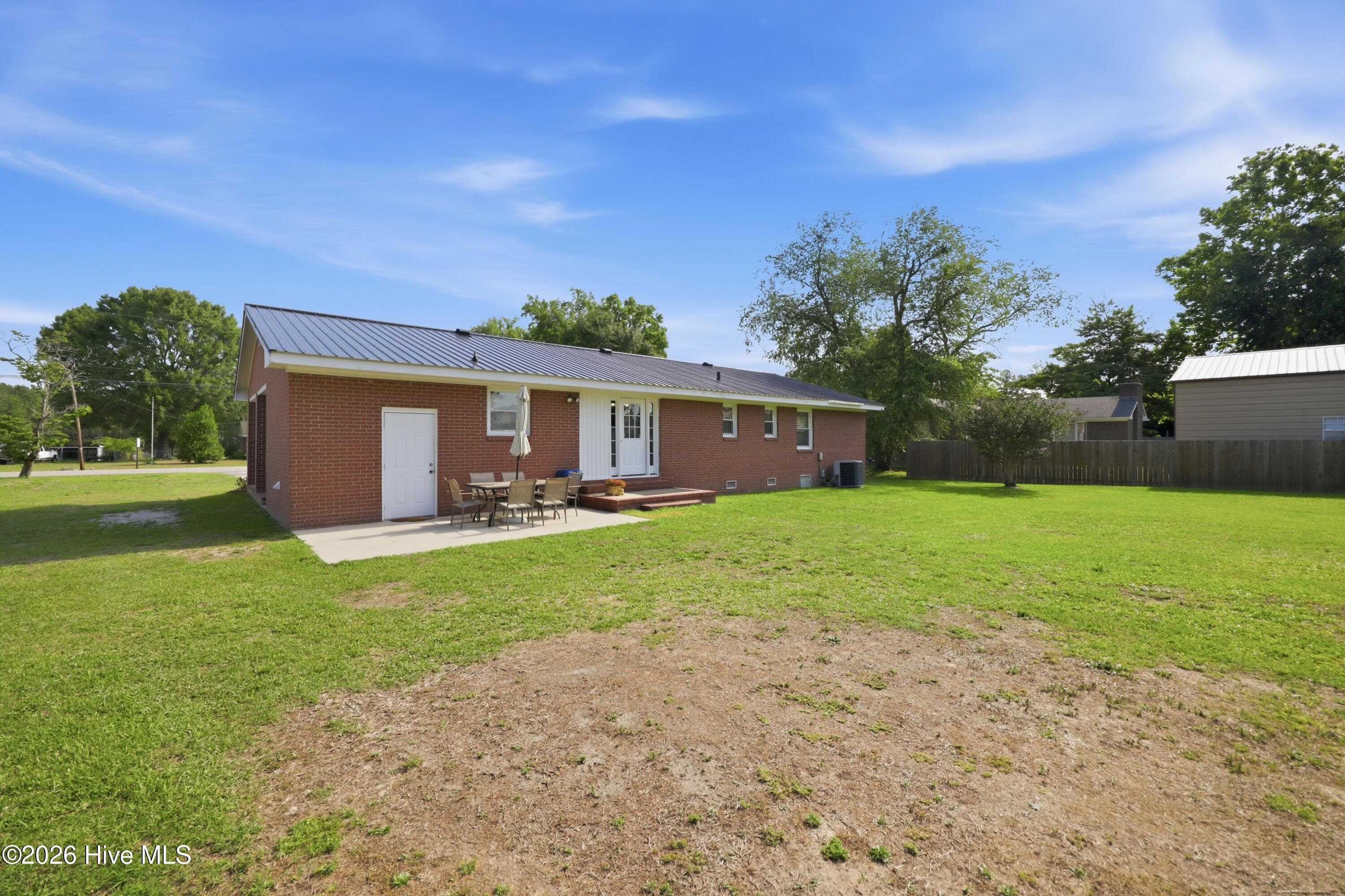 Single Family Residence at 755 Central Avenue, Kinston, NC 28504, photo 12 of 41