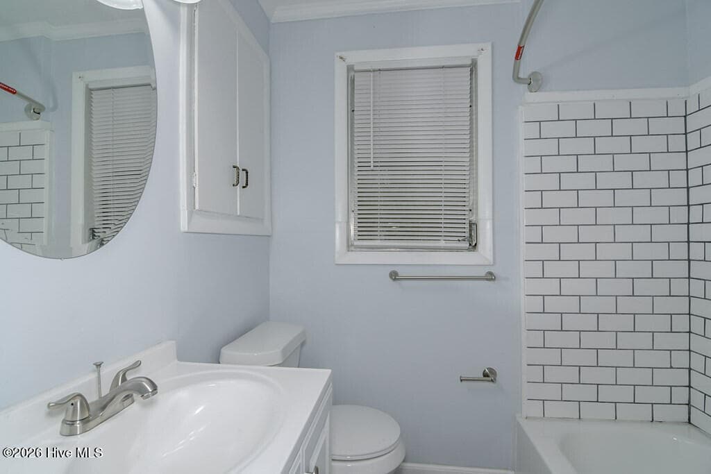 Triplex at 2220 Queens Way, Augusta, GA 30904, photo 10 of 12