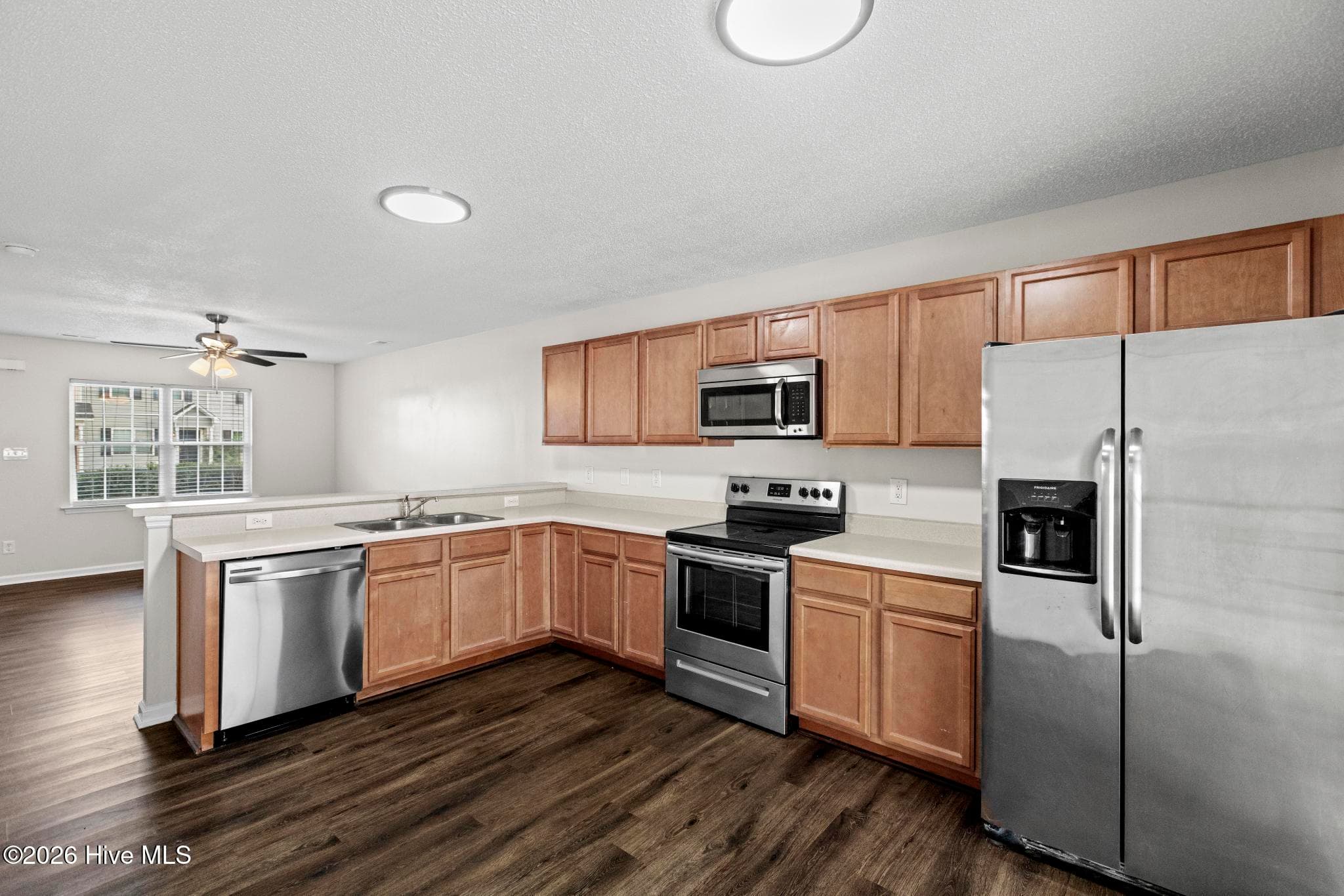 Townhouse at 7002 Banister Loop, Jacksonville, NC 28546, photo 9 of 24