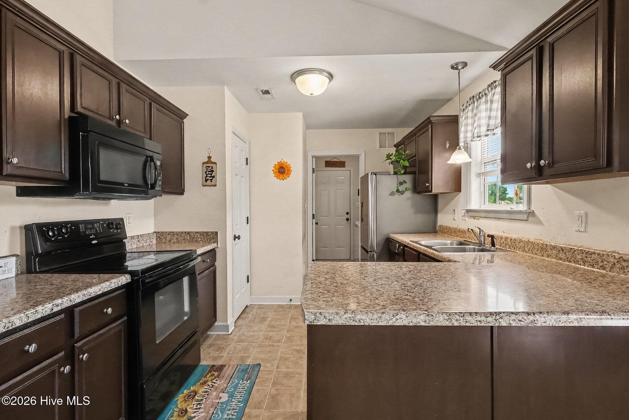 Single Family Residence at 25 Lawrence Court, Smithfield, NC 27577, photo 14 of 35