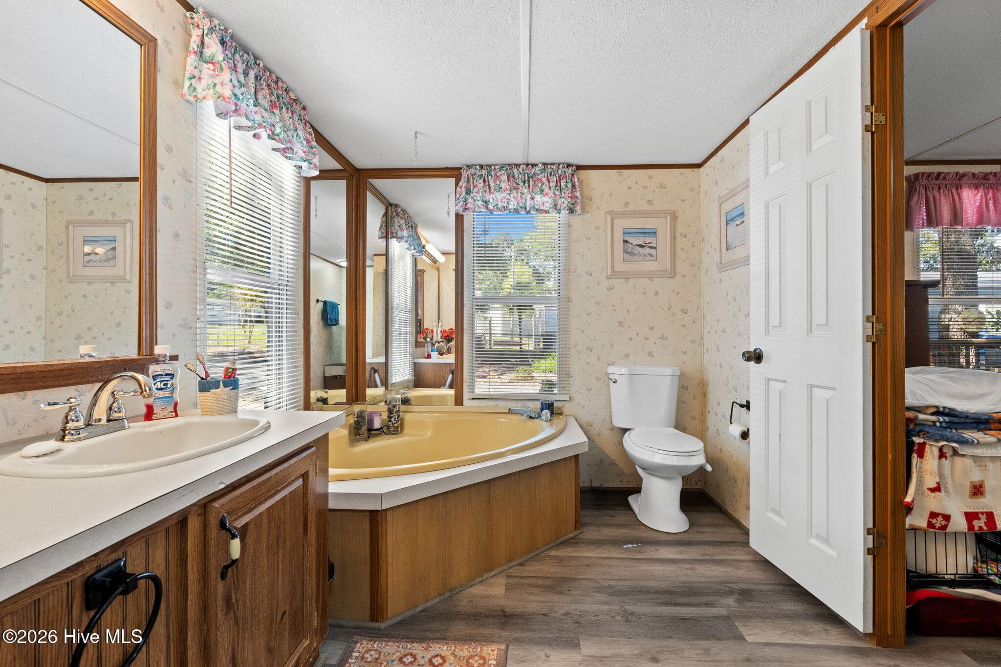 Manufactured Home at 2882 Six Pence Drive SW, Supply, NC 28462, Supply, photo 16 of 44